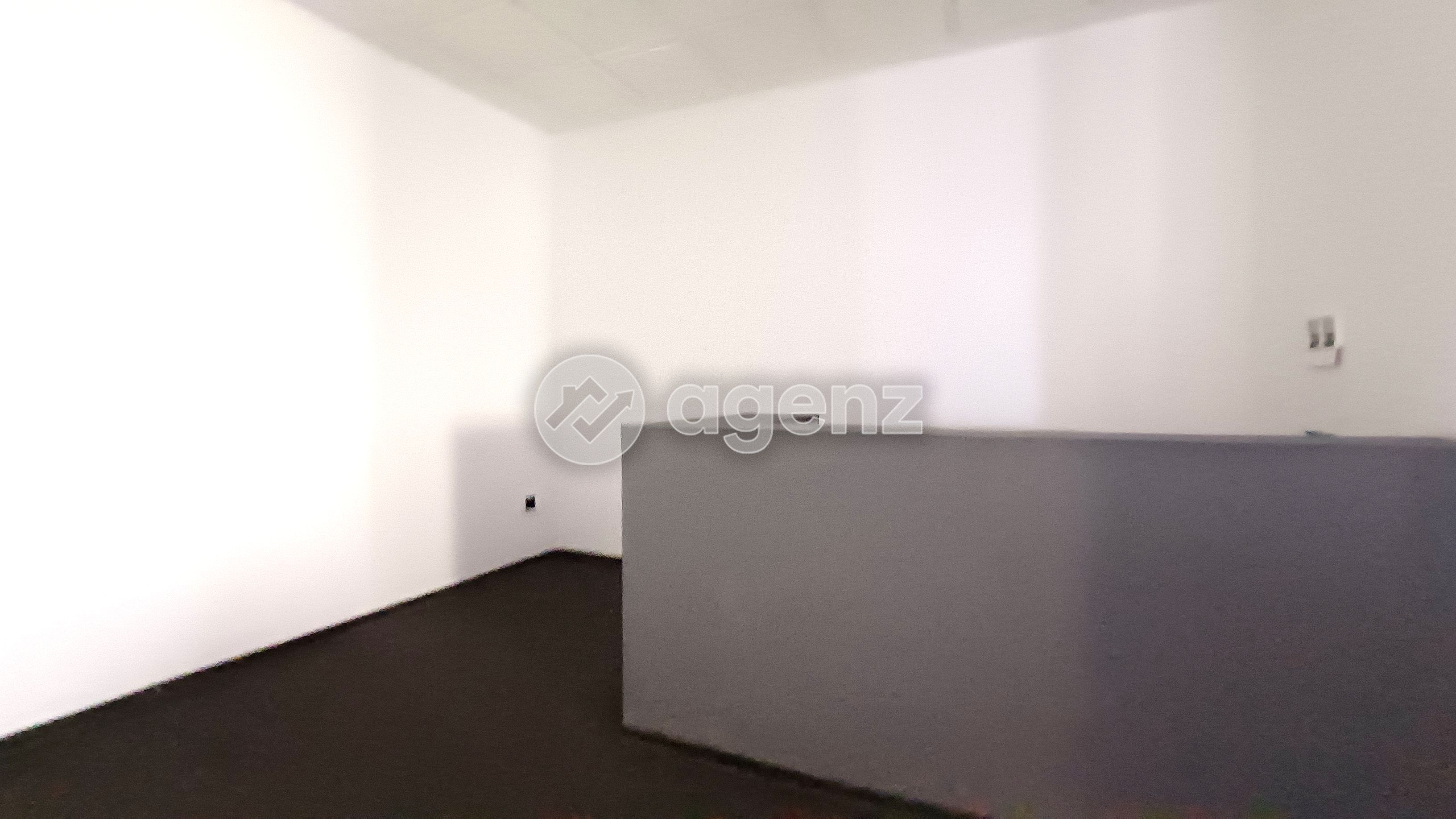 INSTALLEZ VOTRE ENTREPRISE DANS UN ESPACE STRUCTURÉ — 5