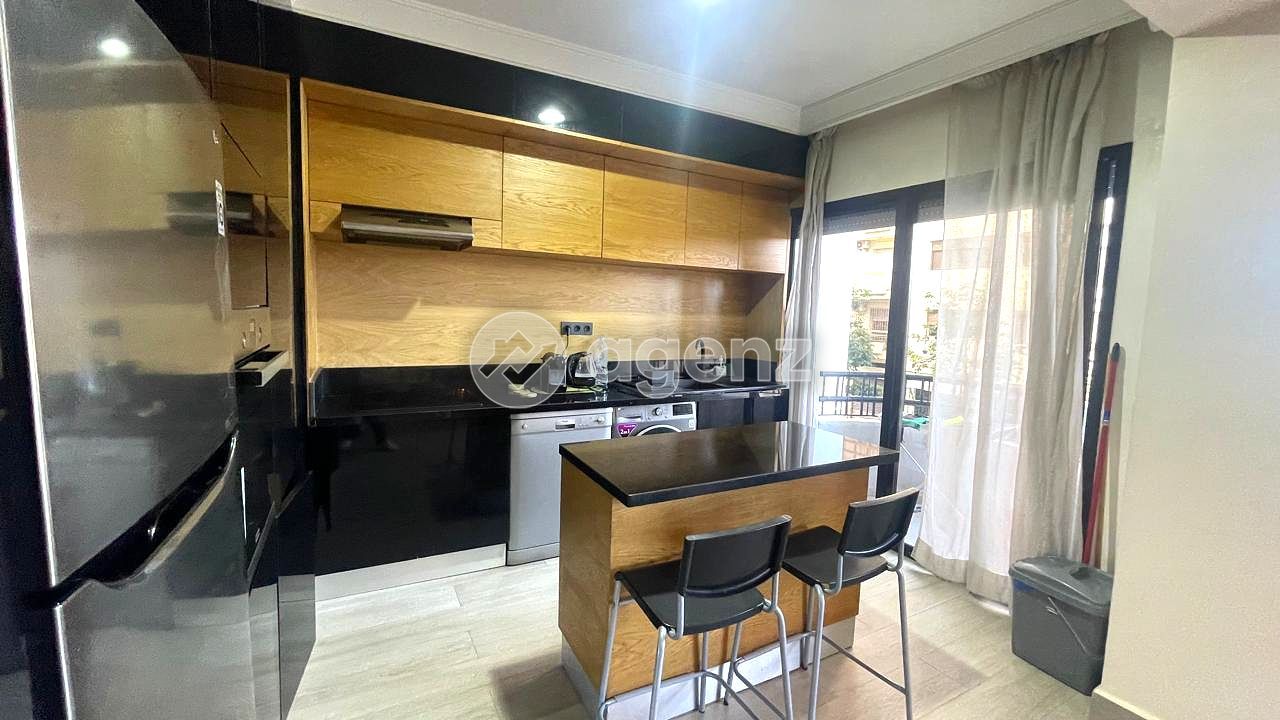 BEL APPARTEMENT AU CŒUR DE BOURGOGNE OUEST MEUBLÉ — 3