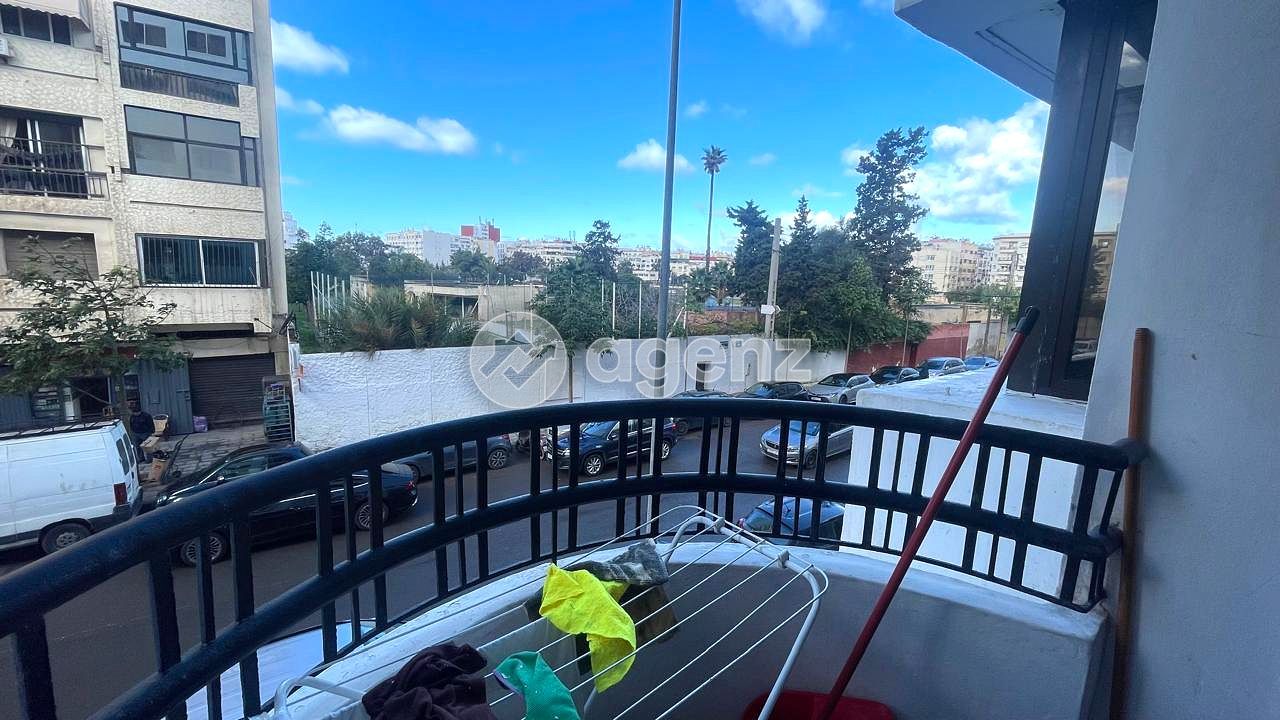BEL APPARTEMENT AU CŒUR DE BOURGOGNE OUEST MEUBLÉ — 5