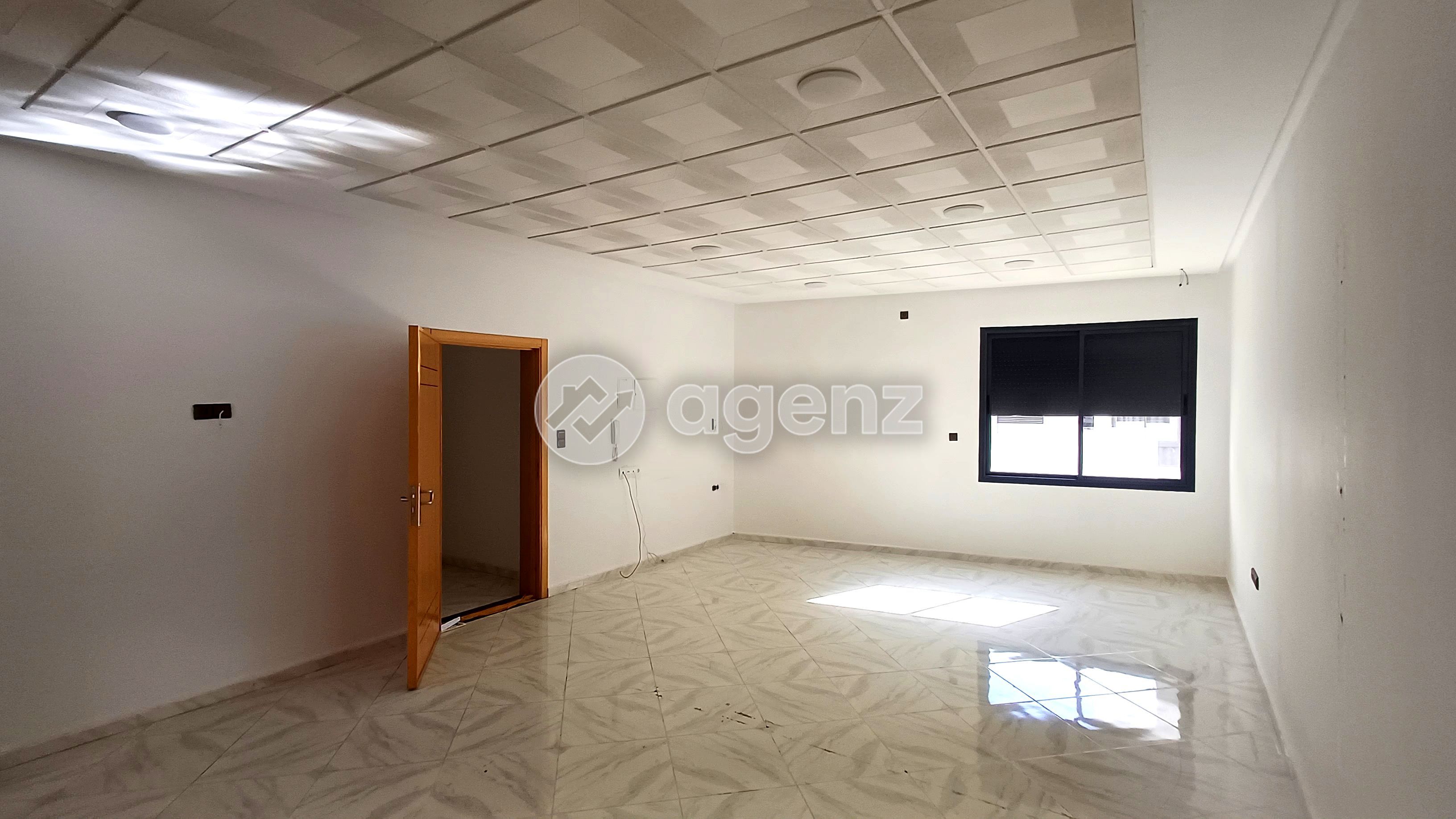 INSTALLEZ VOTRE BUREAU DANS UN SECTEUR DYNAMIQUE — 3