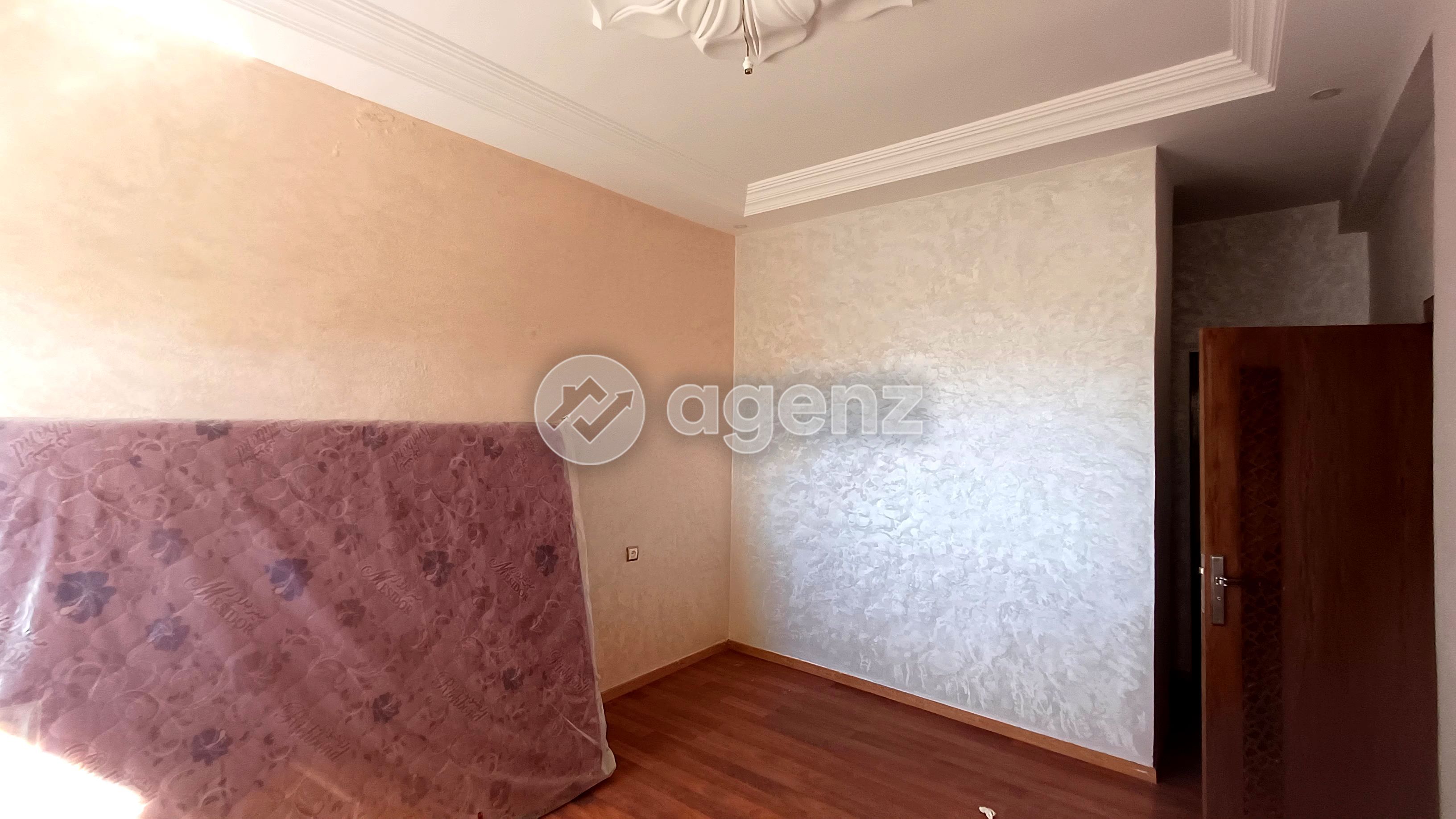 VIVEZ OU INVESTISSEZ – VILLA DIVISÉE EN 3 APPARTEMENTS — 2