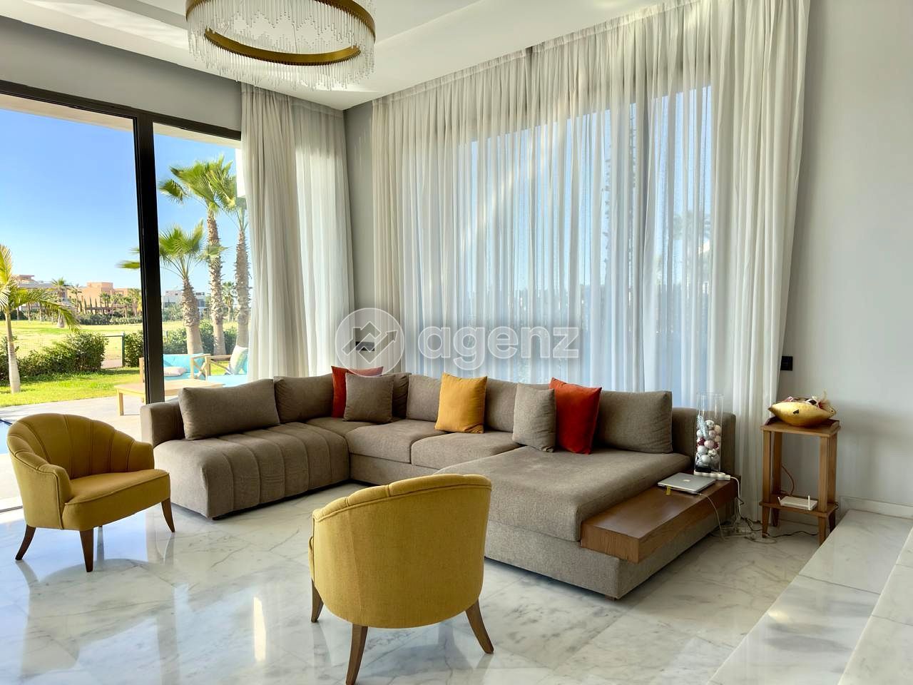 Villa MEUBLEE 4 suites à vendre 1ère ligne de Golf
 — 5