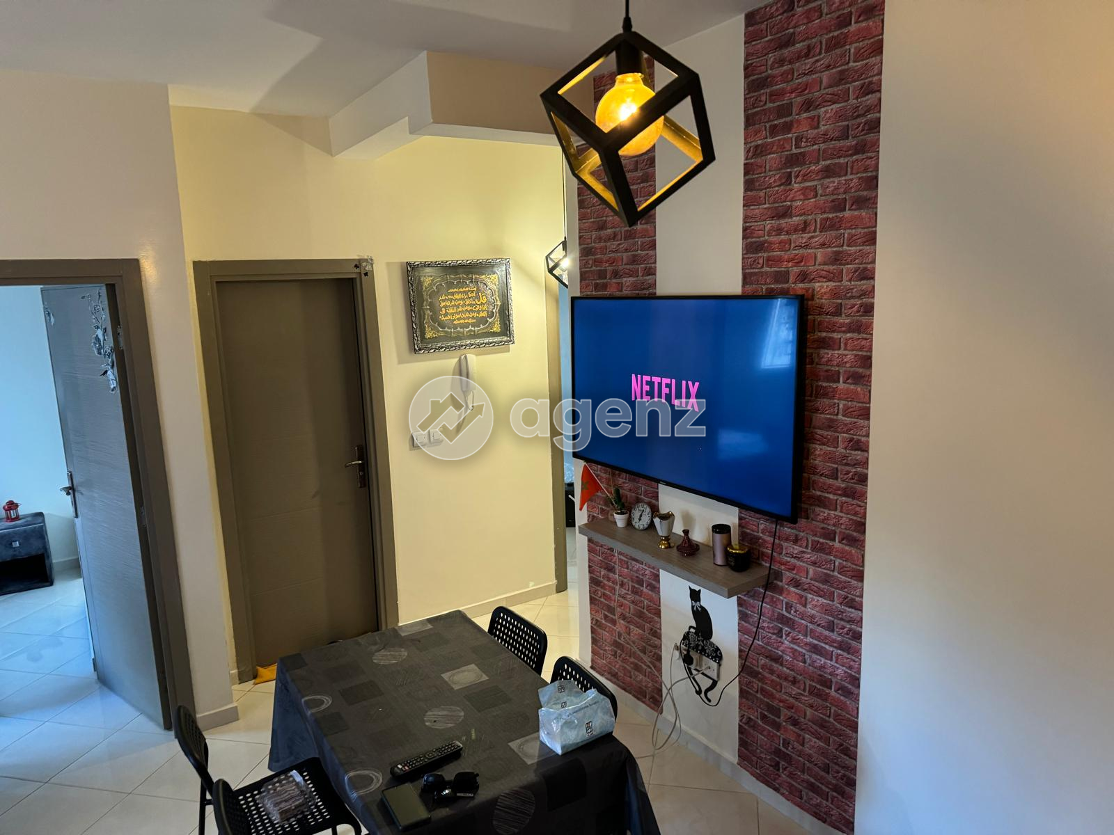 Authentique Appartement de 2 chambres à vendre — 2