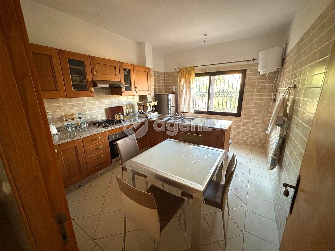MARRAKECH – APPARTEMENT VENDU MEUBLÉ DANS RÉSIDENCE AVEC PISCINE — 3