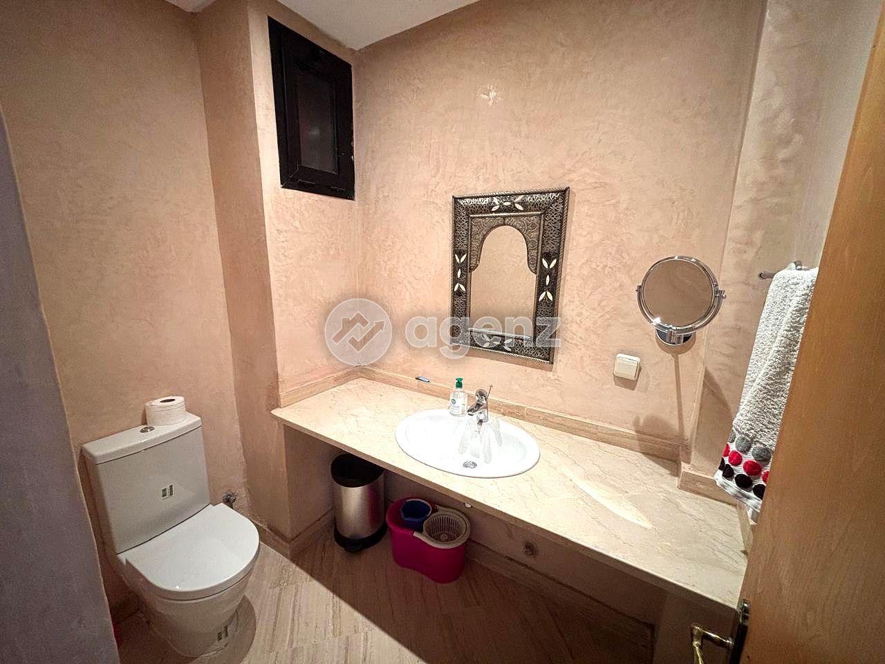MARRAKECH – APPARTEMENT VENDU MEUBLÉ DANS RÉSIDENCE AVEC PISCINE — 5