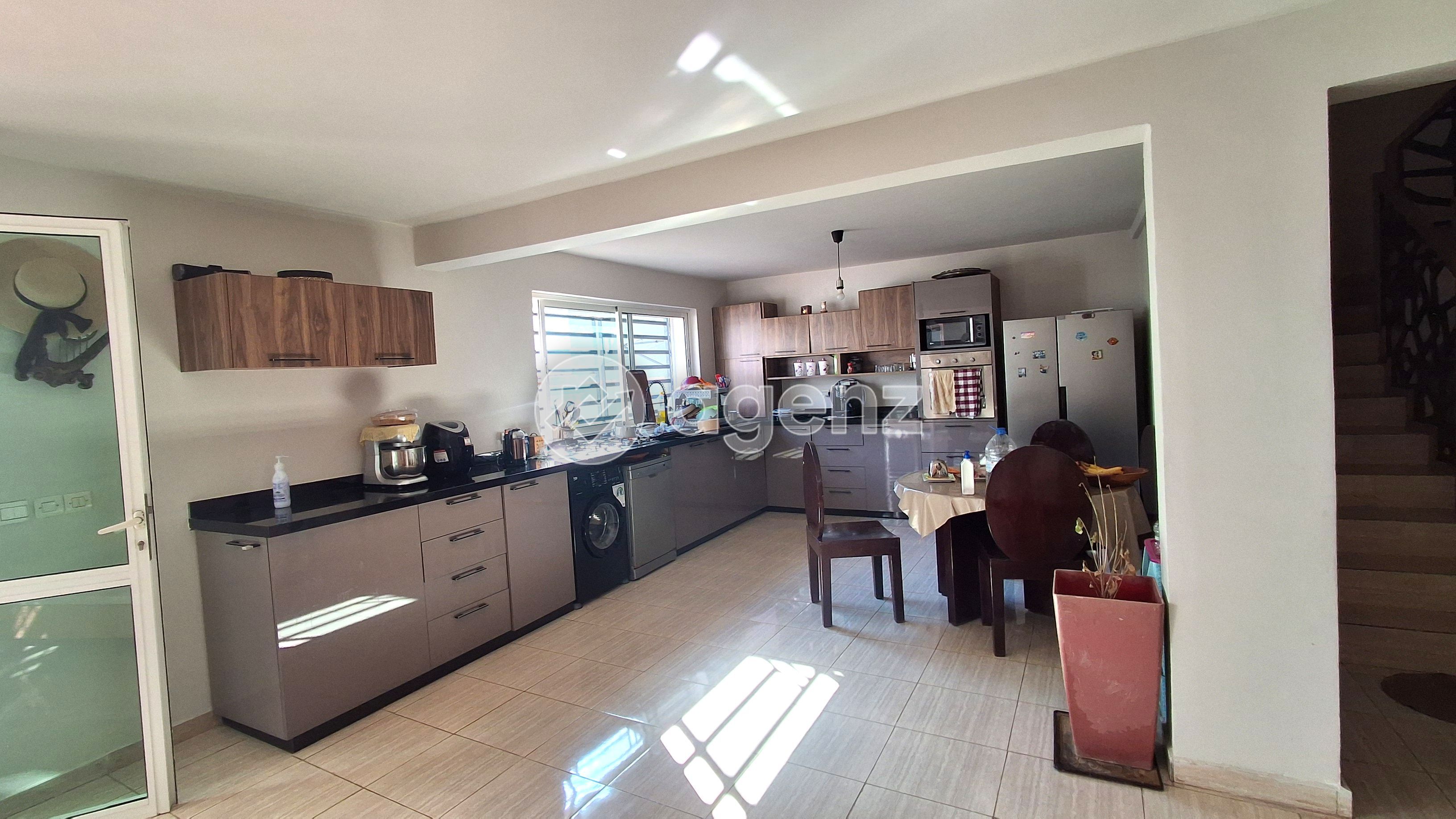 VILLA MODERNE À QUELQUES PAS DE LA PLAGE — 5