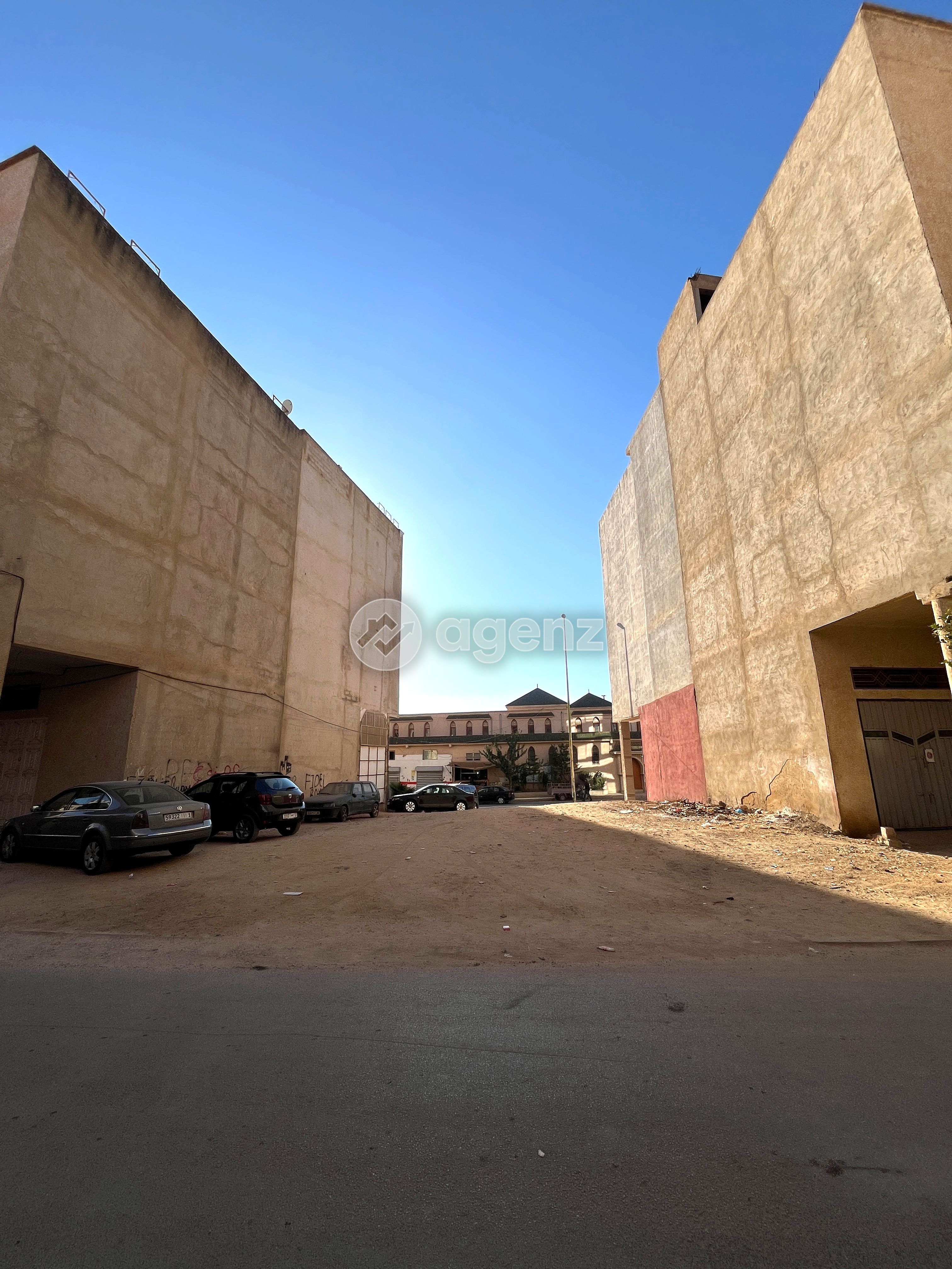 أرض — Meknès
