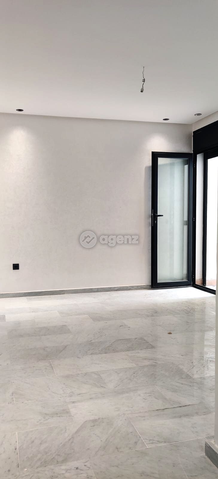 ✨ Palmier | F2 Neuf | Terrasse 22m² | Parking Titré