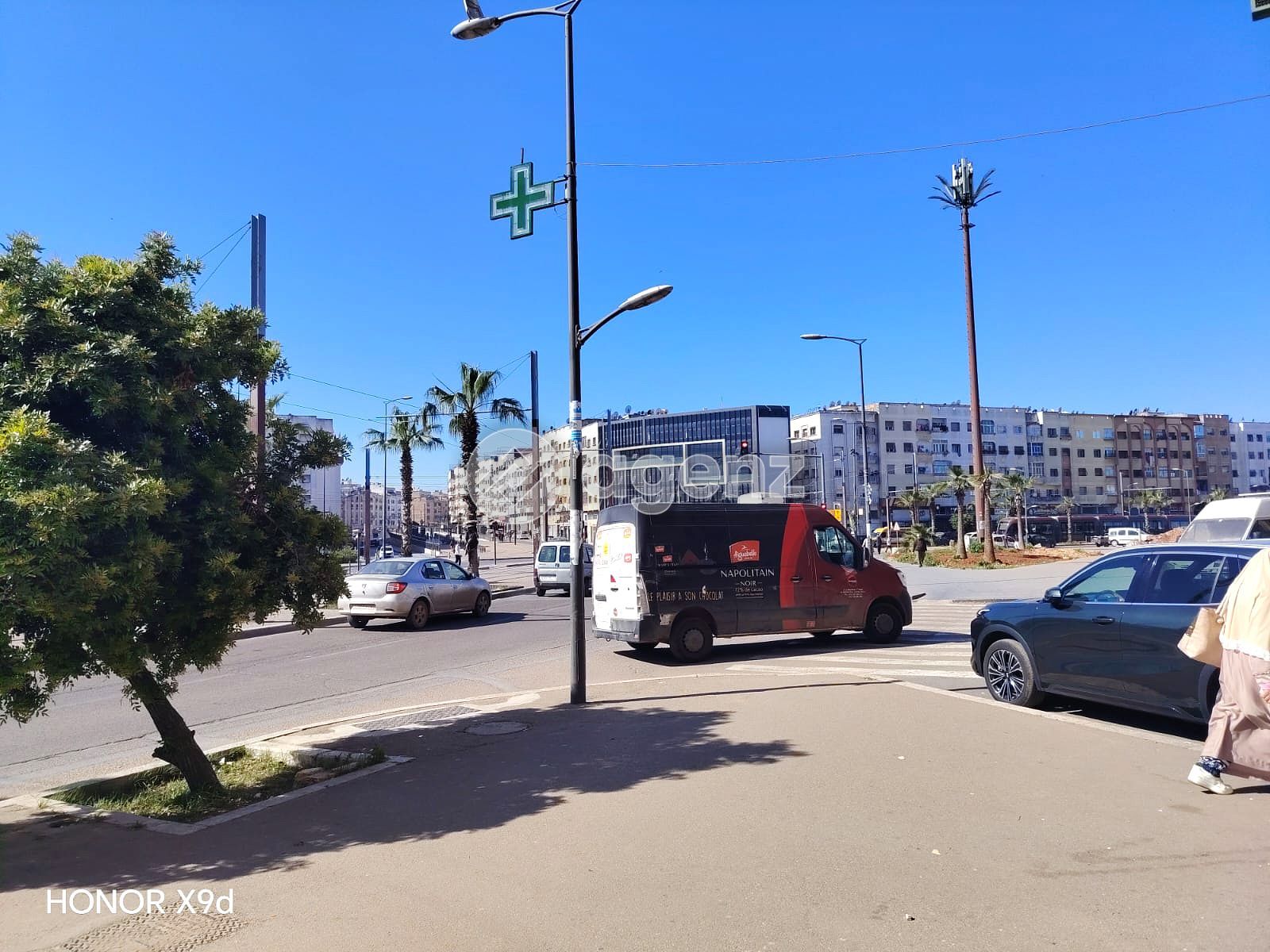 BUREAU SUR LE BD 6200 DH 21/M  — 3