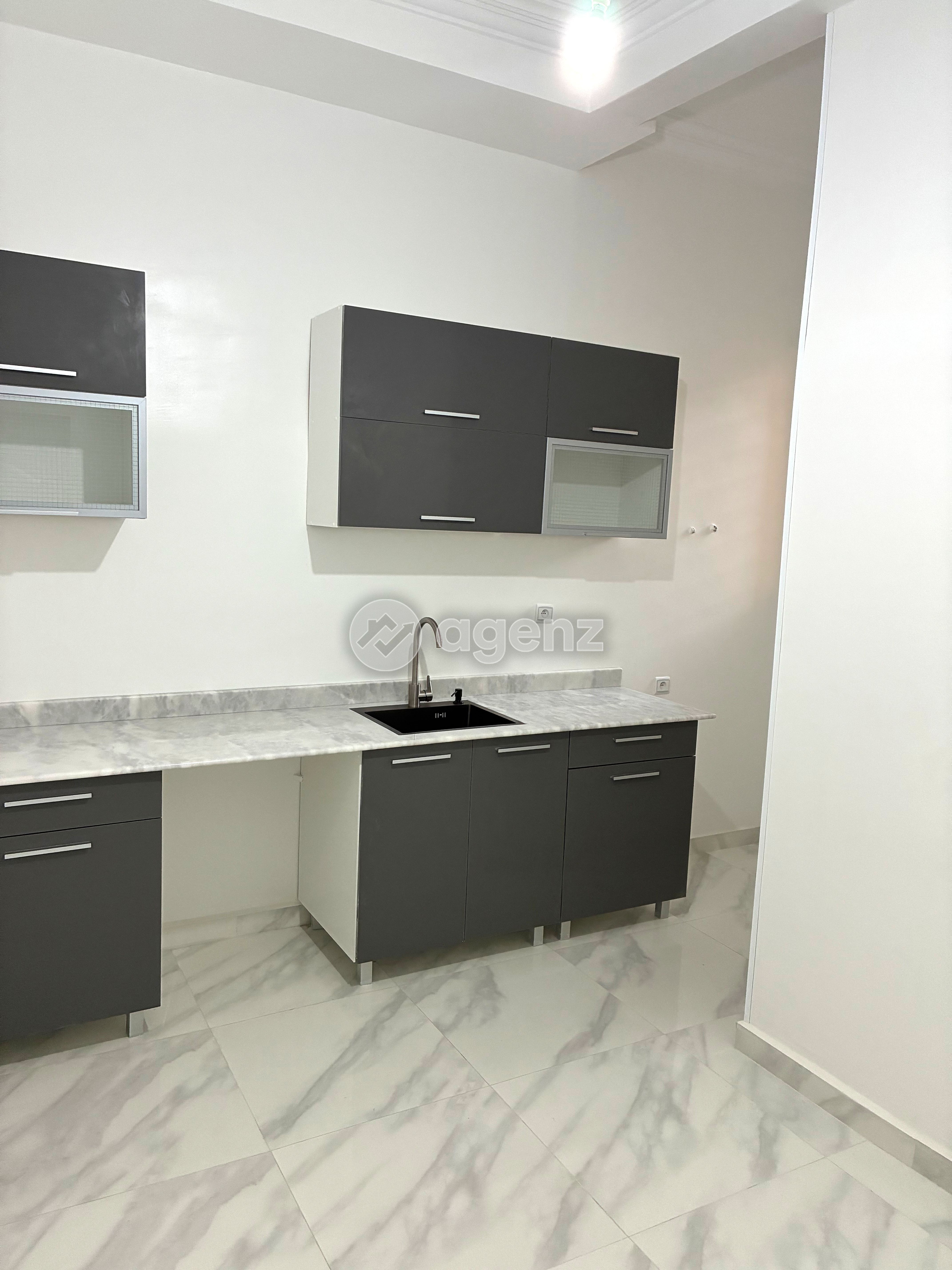 Moderne Appartement de 2 chambres à vendre à Naim
