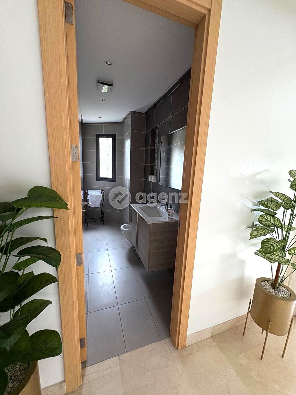 Moderne Appartement de 3 chambres à louer à Hay Riad — 2