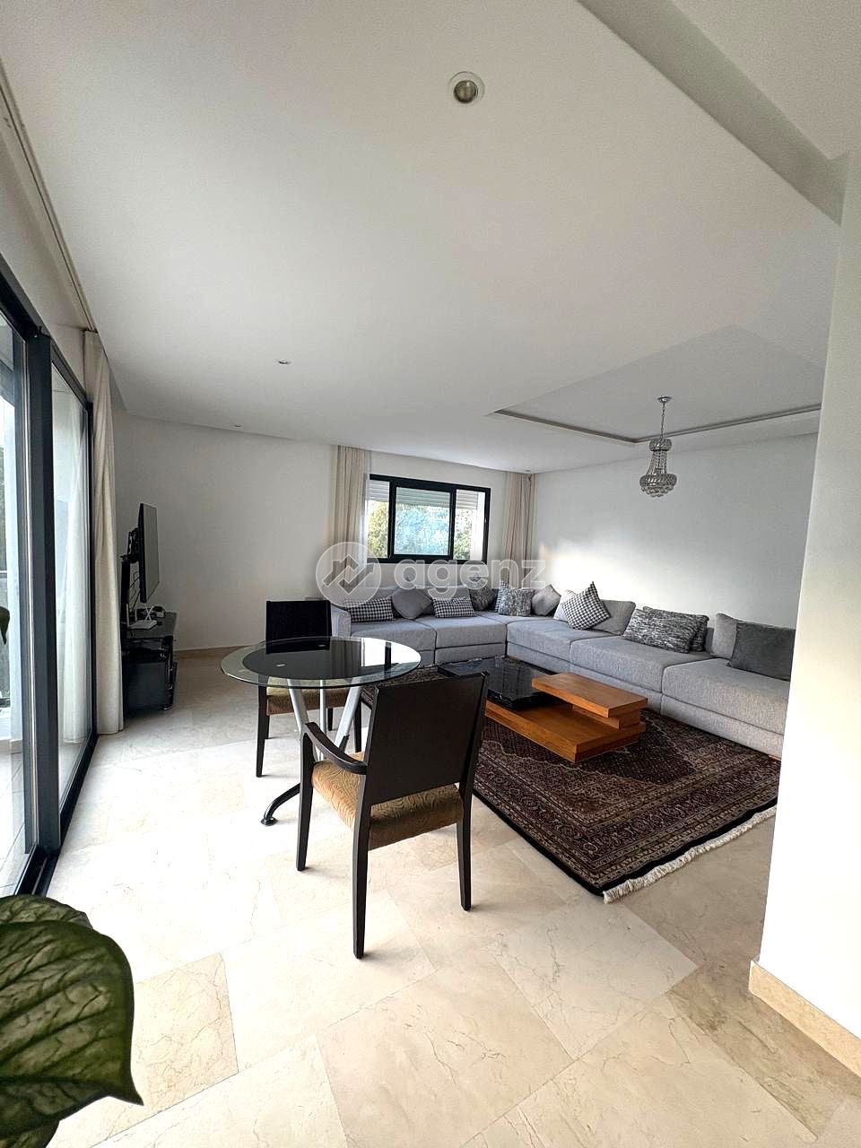 Moderne Appartement de 3 chambres à louer à Hay Riad