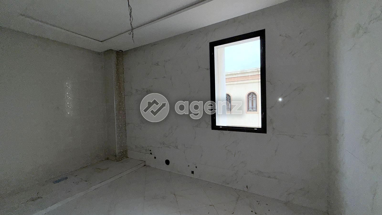 VILLA À VENDRE À LA COLLINE — 5