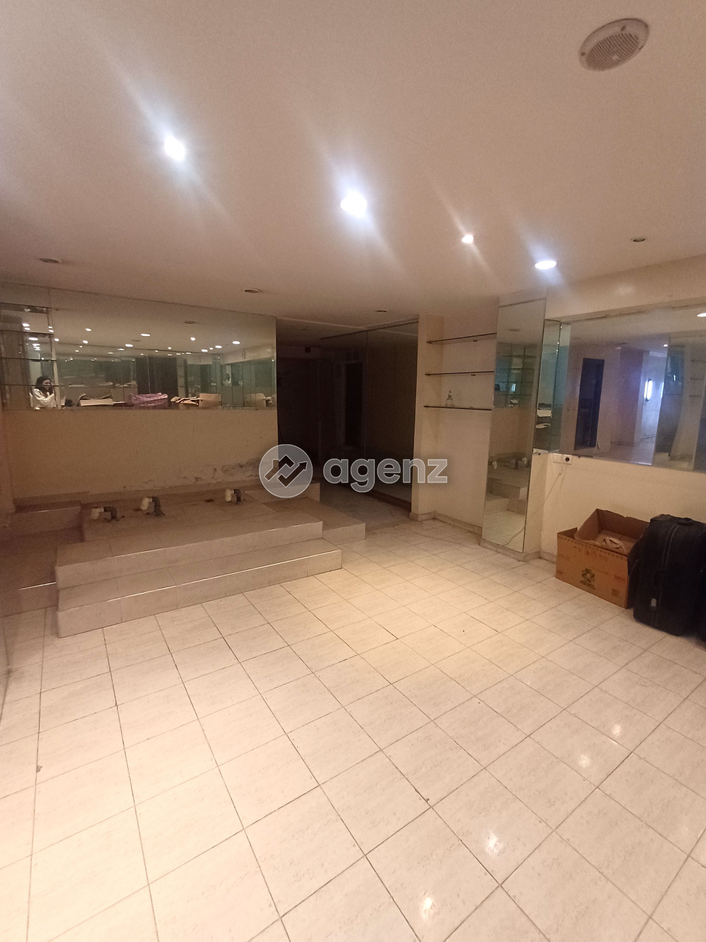 LOCAL COMMERCIAL 253 M² À RACINE — 4