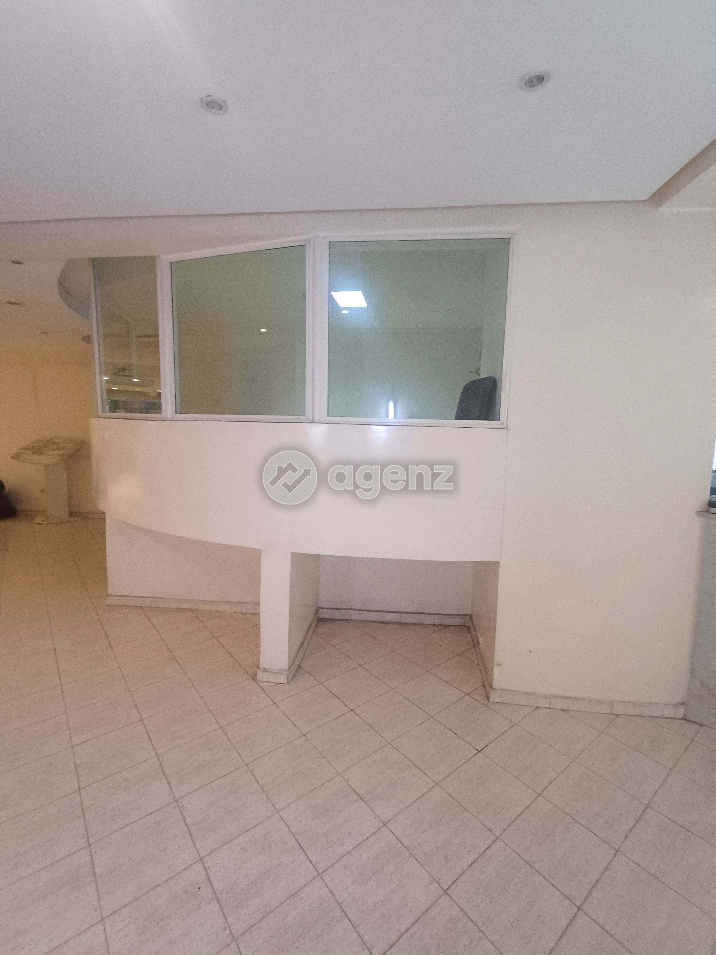 LOCAL COMMERCIAL 253 M² À RACINE — 3