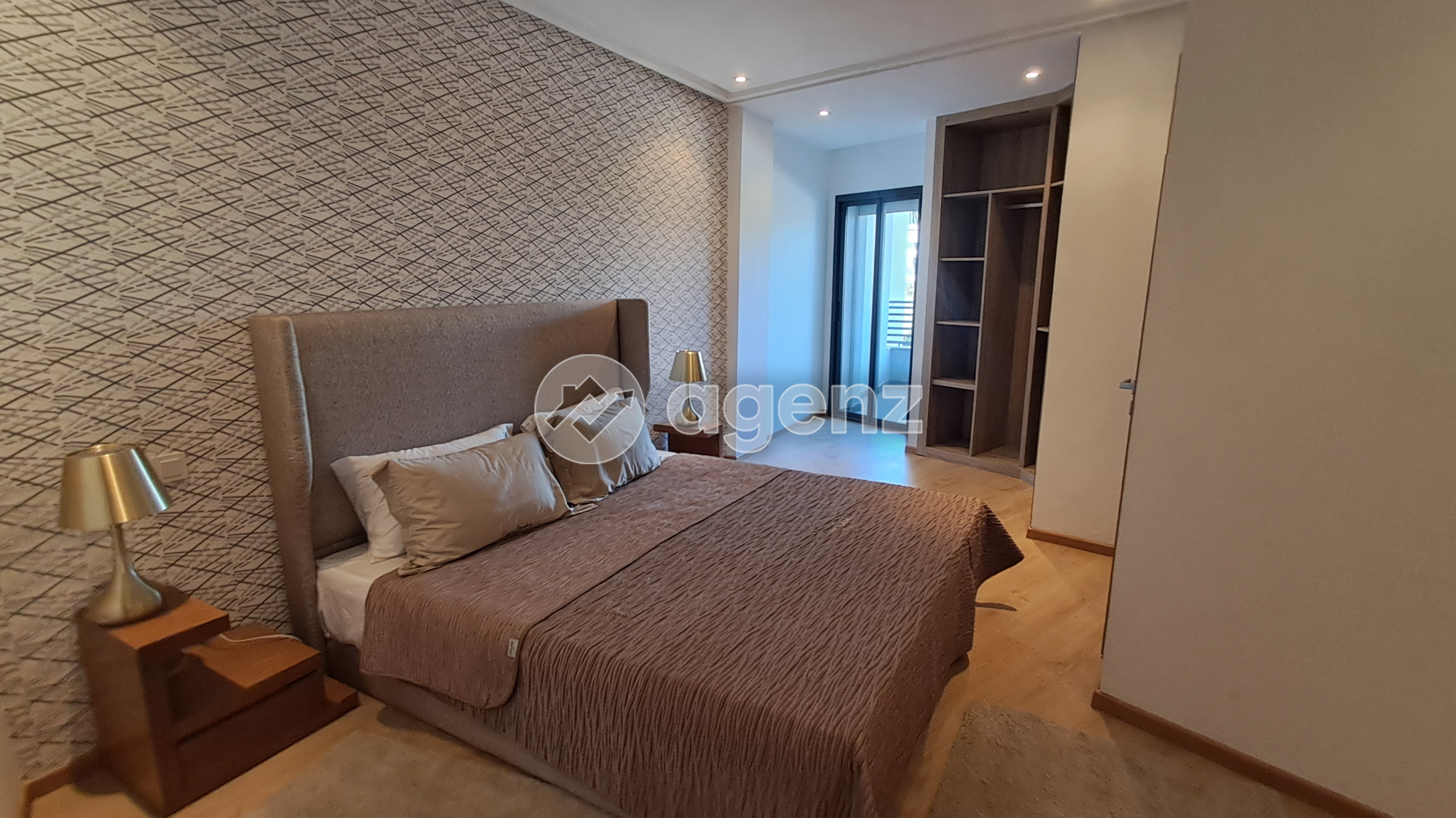 Exceptionnel Appartement de 3 chambres A vendre à Californie — 2