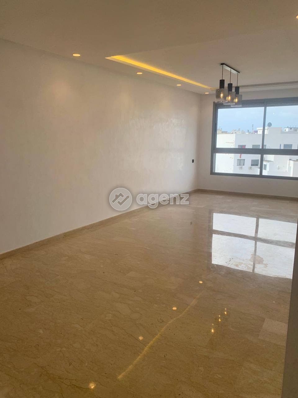 Appartement à louer à Franceville