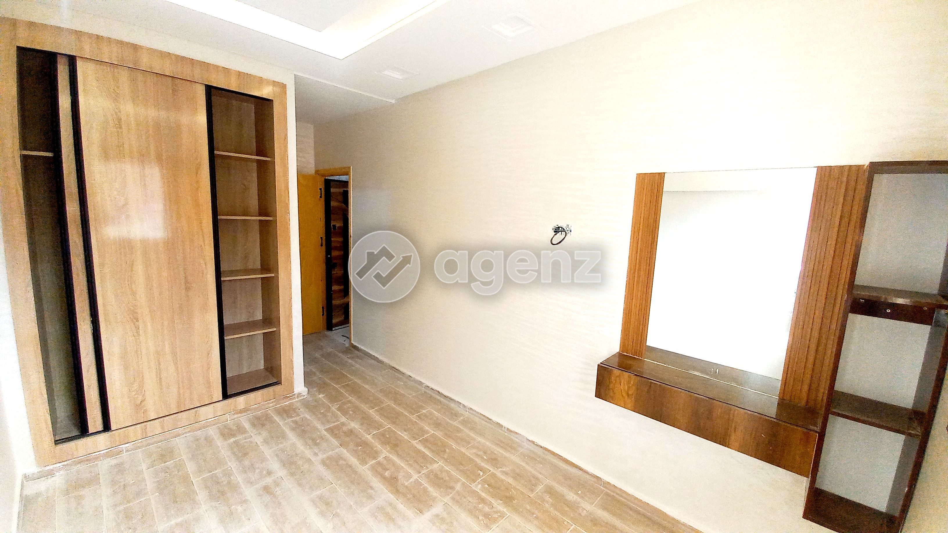 Appartement moderne de 2 chambres à vendre.