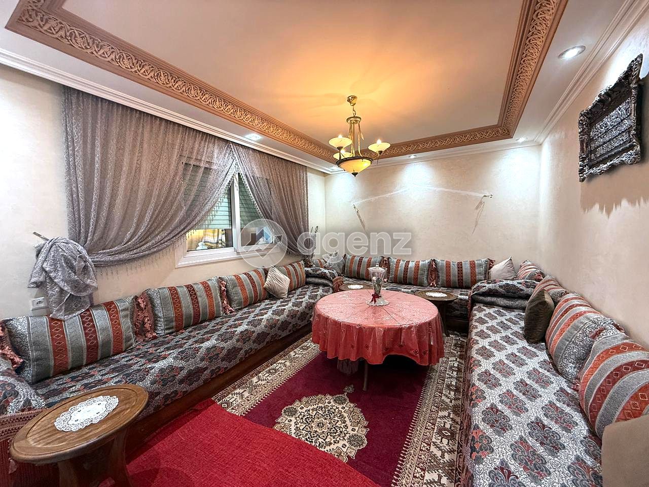 LE CONFORT D’UN GRAND APPARTEMENT ET LE PLAISIR D’UNE TERRASSE ENSOLEILLÉE