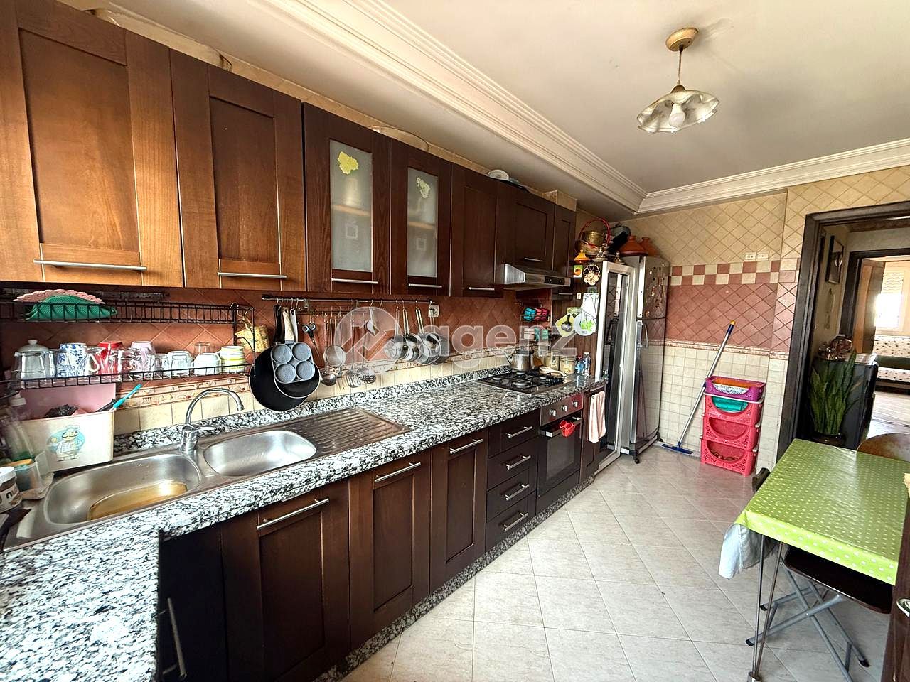 LE CONFORT D’UN GRAND APPARTEMENT ET LE PLAISIR D’UNE TERRASSE ENSOLEILLÉE — 3