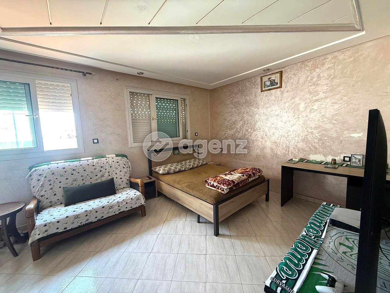 LE CONFORT D’UN GRAND APPARTEMENT ET LE PLAISIR D’UNE TERRASSE ENSOLEILLÉE — 2