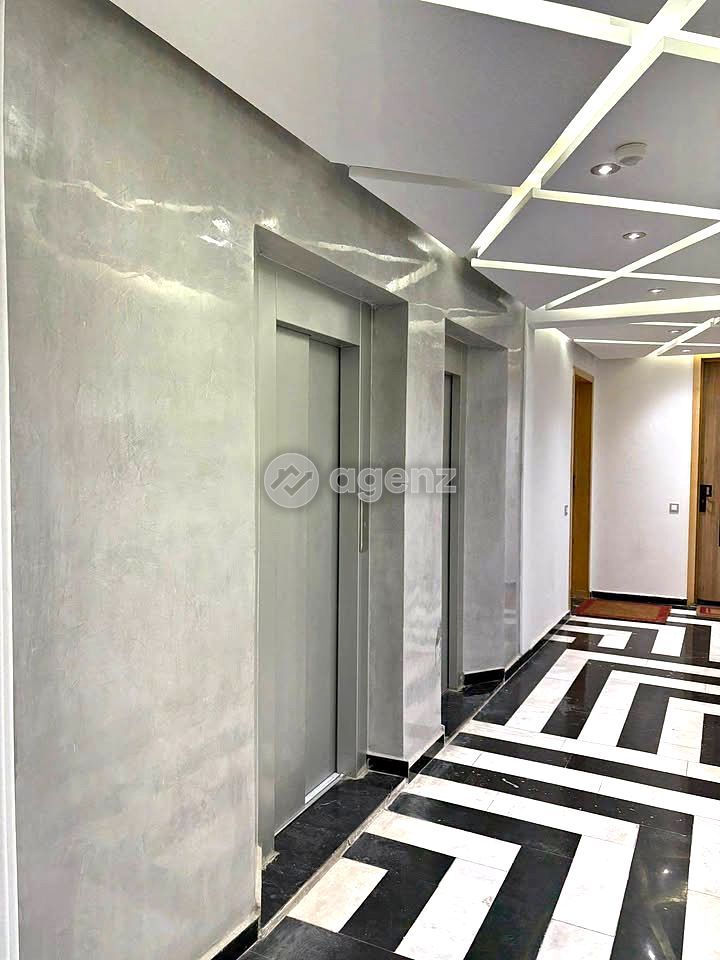 Bureau neuf 63m² - À louer - Bd Abdelmoumen