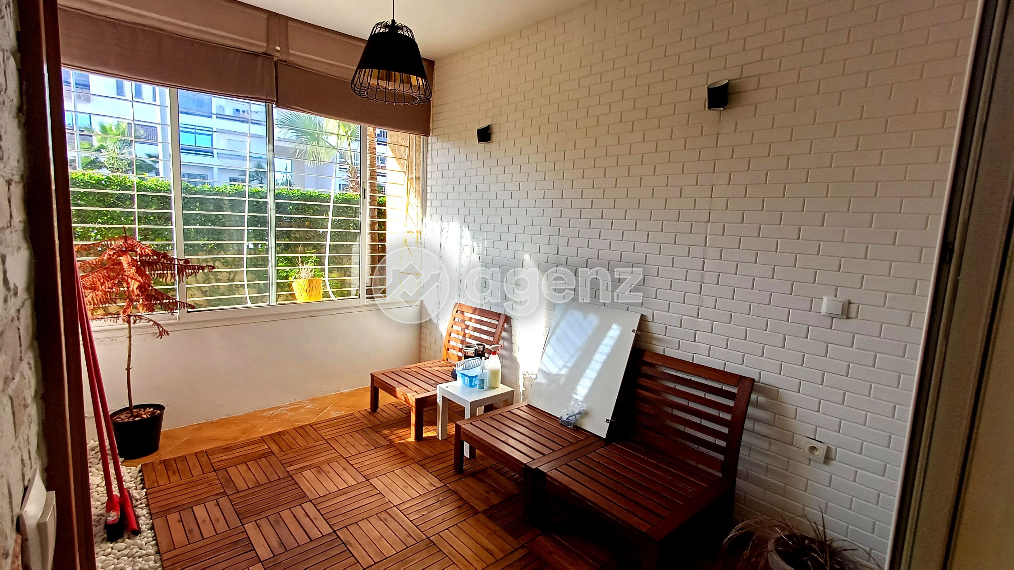 APPARTEMENT MODERNE ET ENSOLEILLÉ – RÉSIDENCE AVEC PISCINE — 5