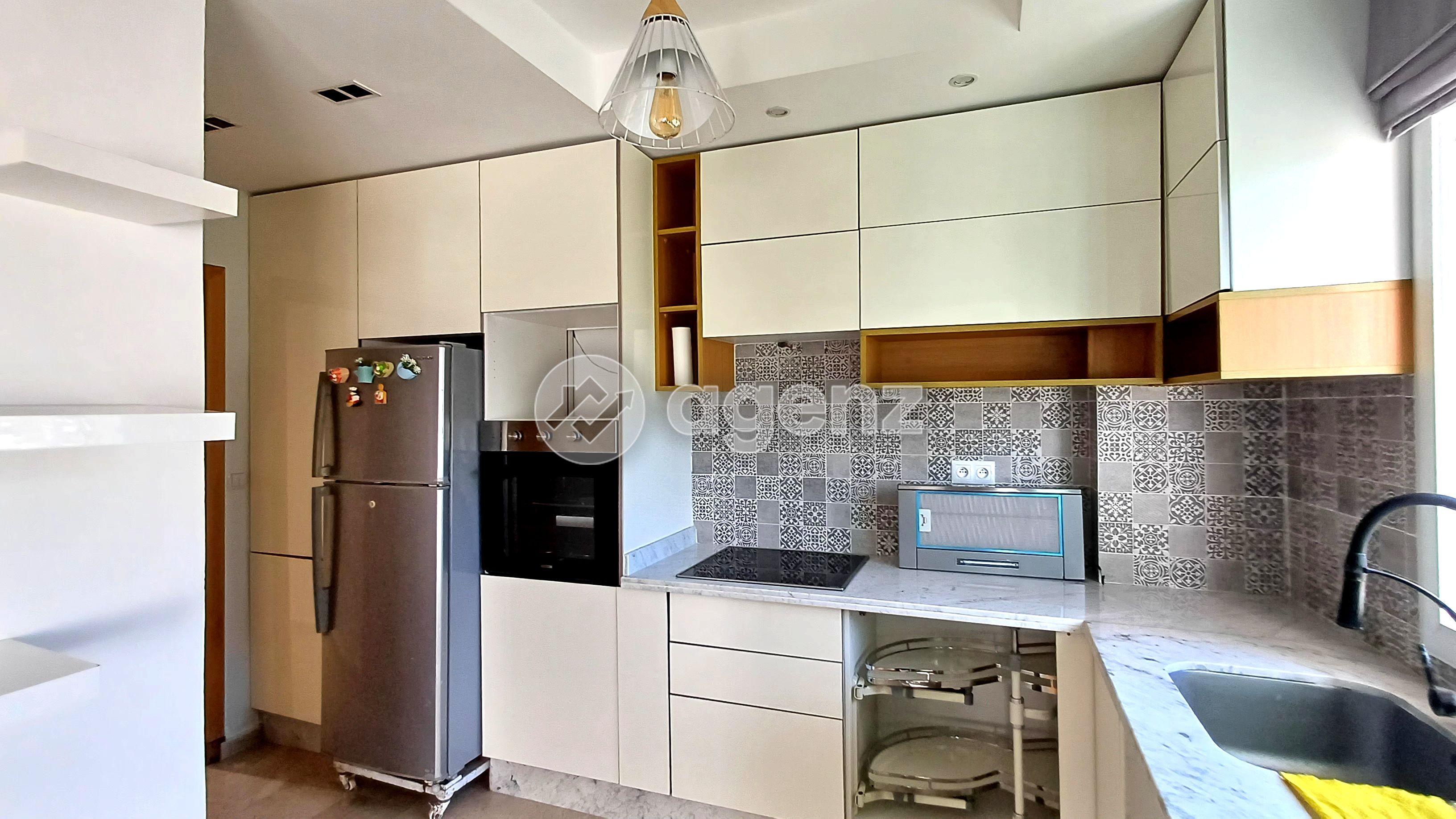 APPARTEMENT MODERNE ET ENSOLEILLÉ – RÉSIDENCE AVEC PISCINE — 3