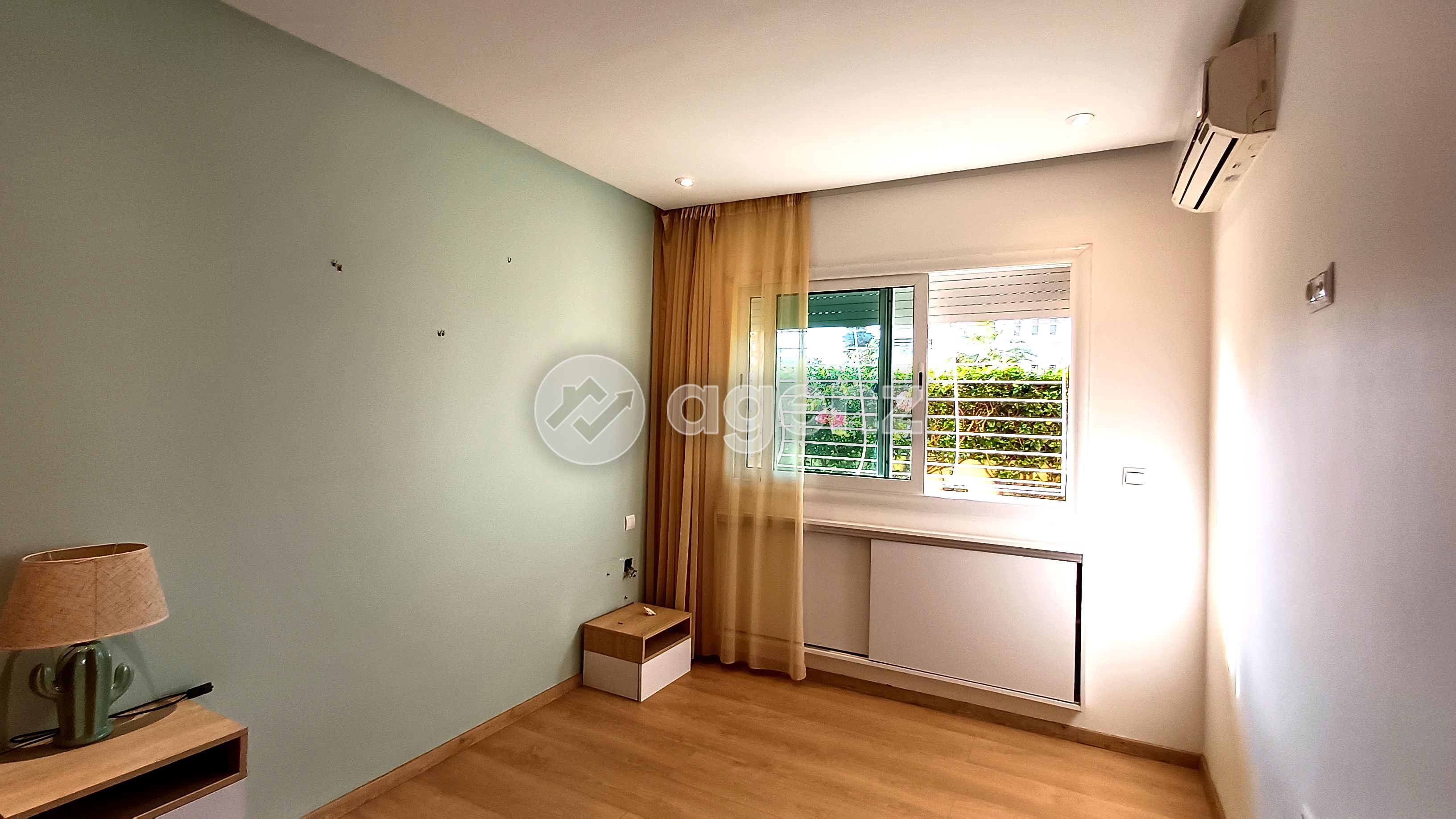 APPARTEMENT MODERNE ET ENSOLEILLÉ – RÉSIDENCE AVEC PISCINE — 2
