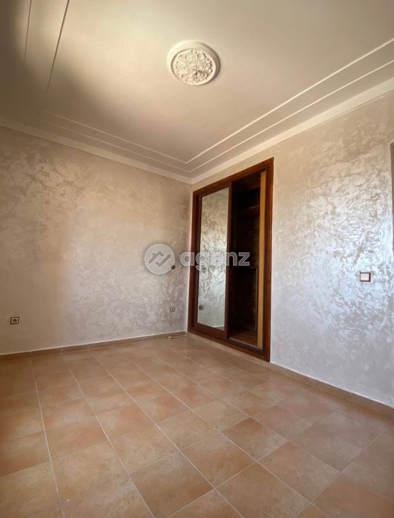 Charmant Appartement de 3 chambres à vendre à Hay Mabrouka — 2