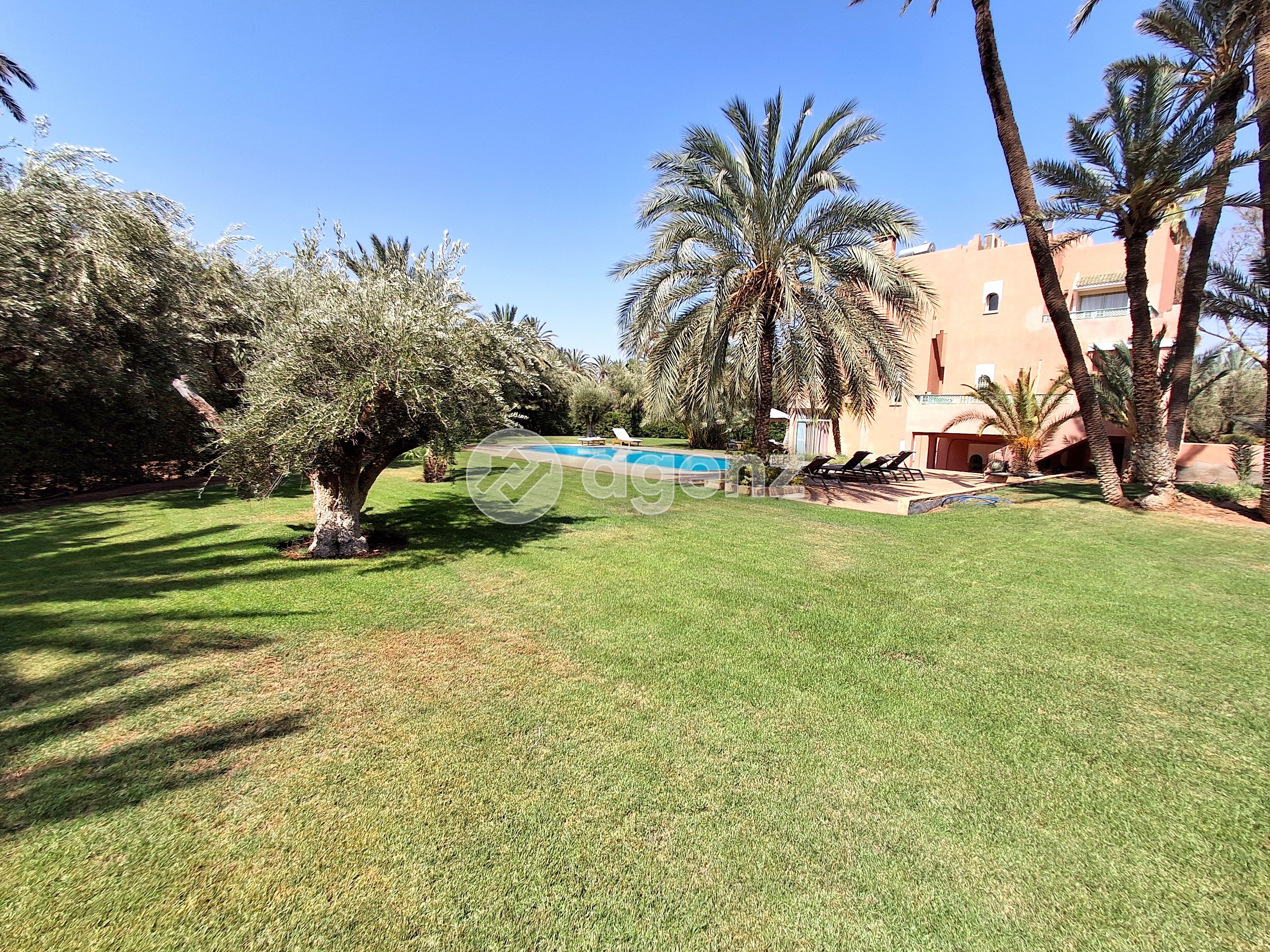 Villa à vendre à Ennakhil (Palmeraie) — 5