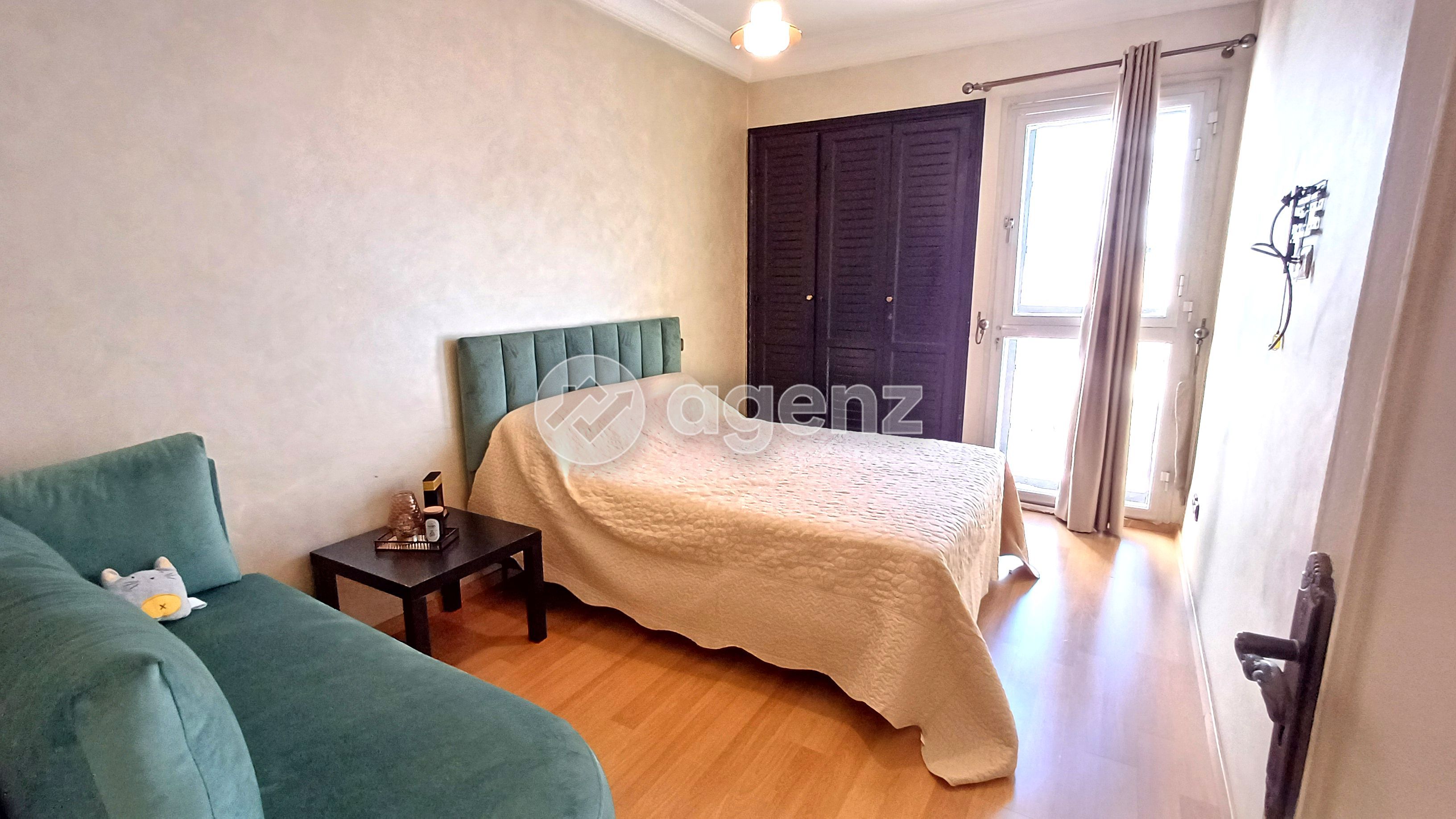APPARTEMENT DE CARACTÈRE AU STYLE MODERNE — 2