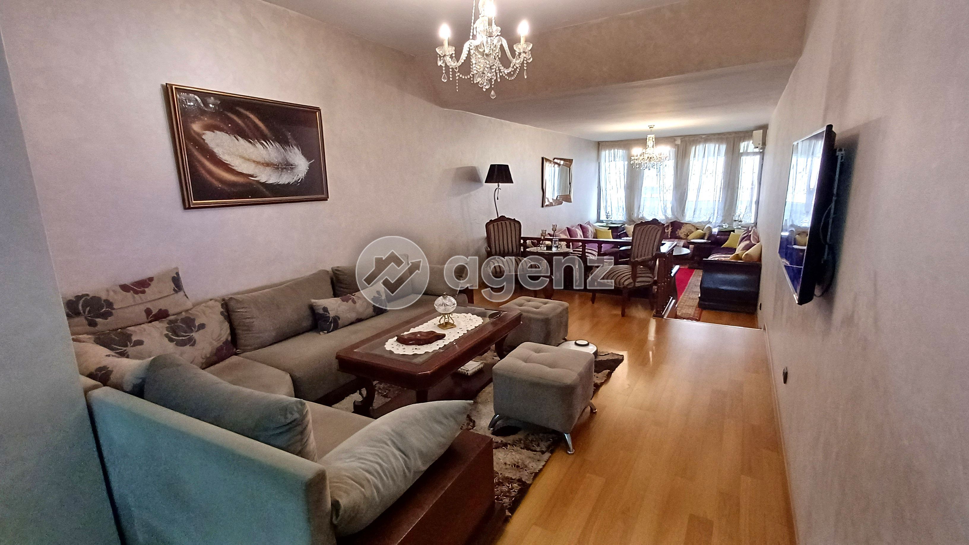 APPARTEMENT DE CARACTÈRE AU STYLE MODERNE
