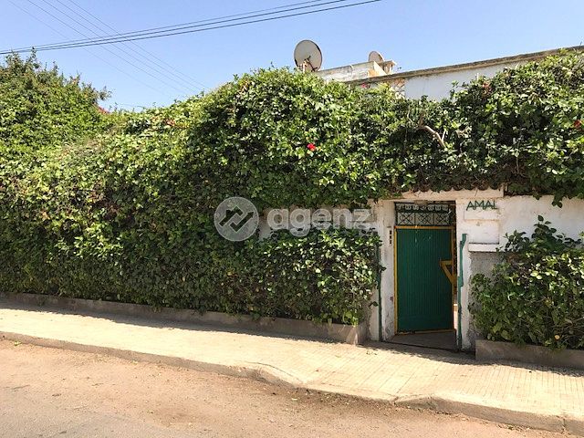 Villa spacieuse à vendre – 506 m² – 4 chambres – Fort potentiel