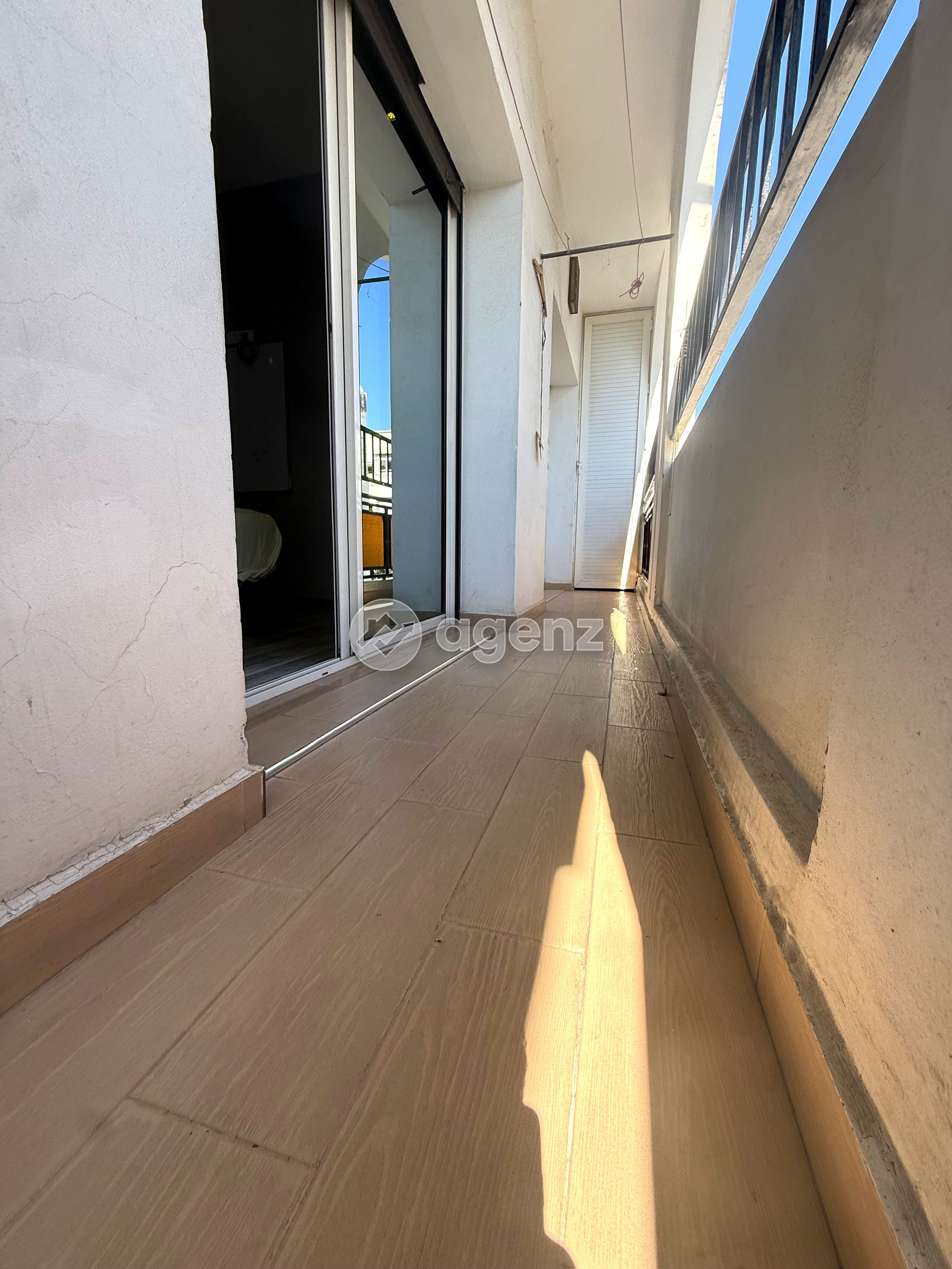 Appartement vide non meublé de 3 chambres à louer à Les Hôpitaux — 3