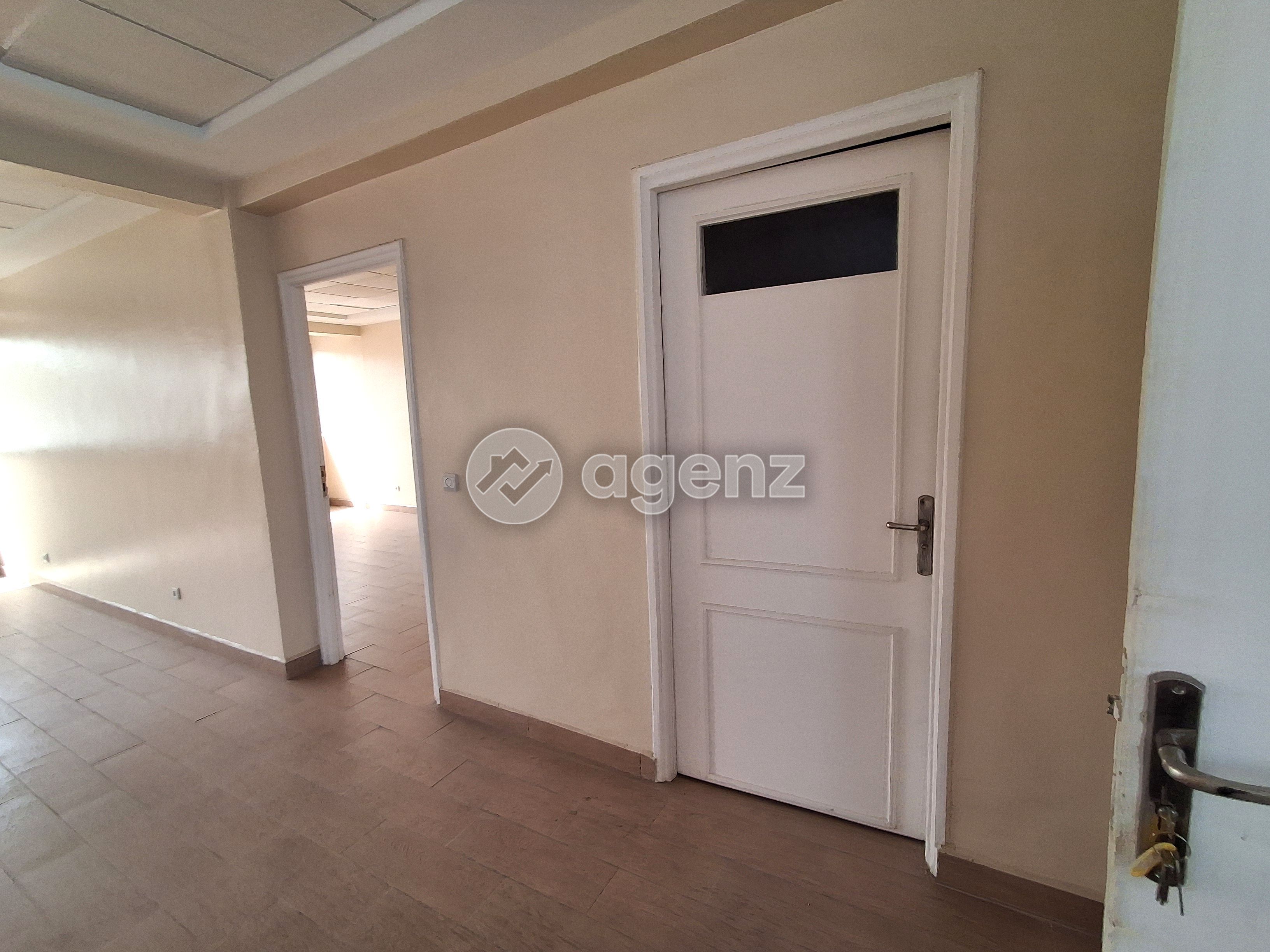 Bureau de 100 m² à Foncière - Casablanca — 4