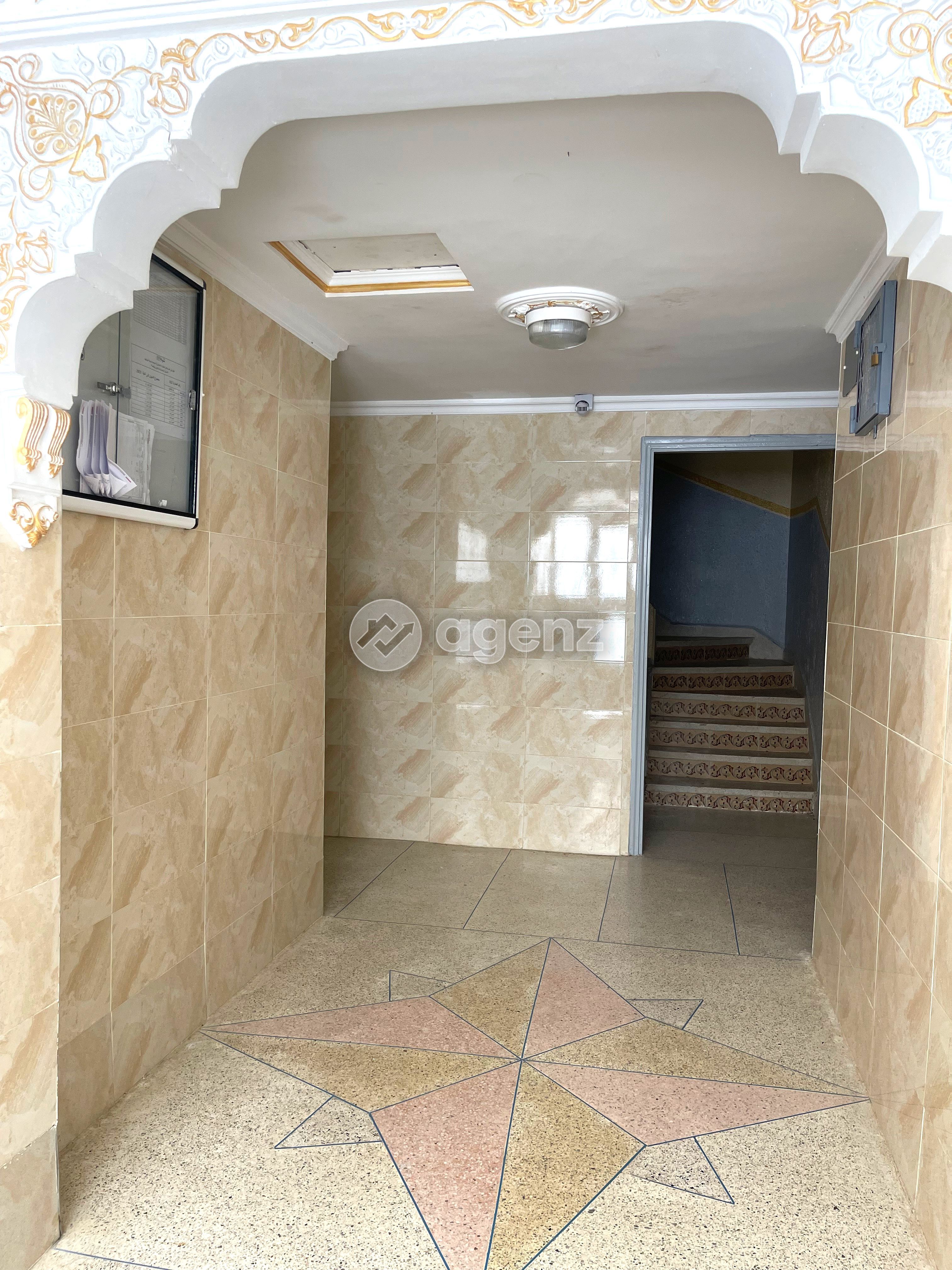 Appartement moderne de 2 pièces à vendre sur Route achakkar