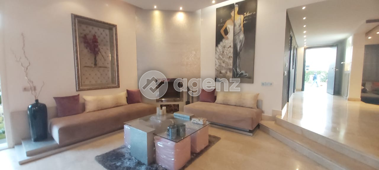 Splendide Villa de 4 chambres à louer à Ain Diab Extension — 4