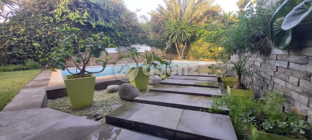 Splendide Villa de 4 chambres à louer à Ain Diab Extension — 2