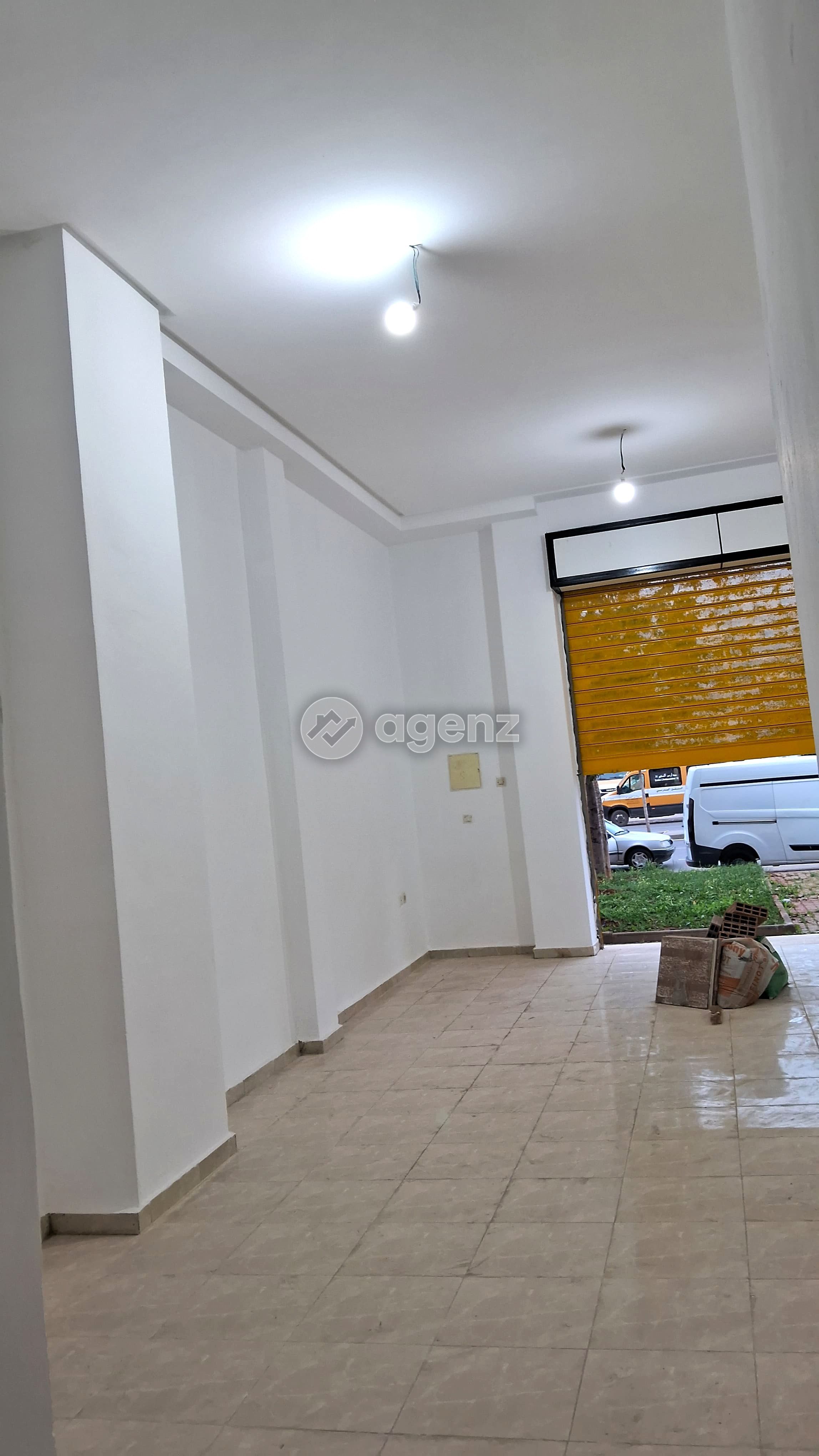 Un magasin commercial moderne à vendre à Jérusalem, le Feddan al-Khair près d'une école, isparta 1 — 2