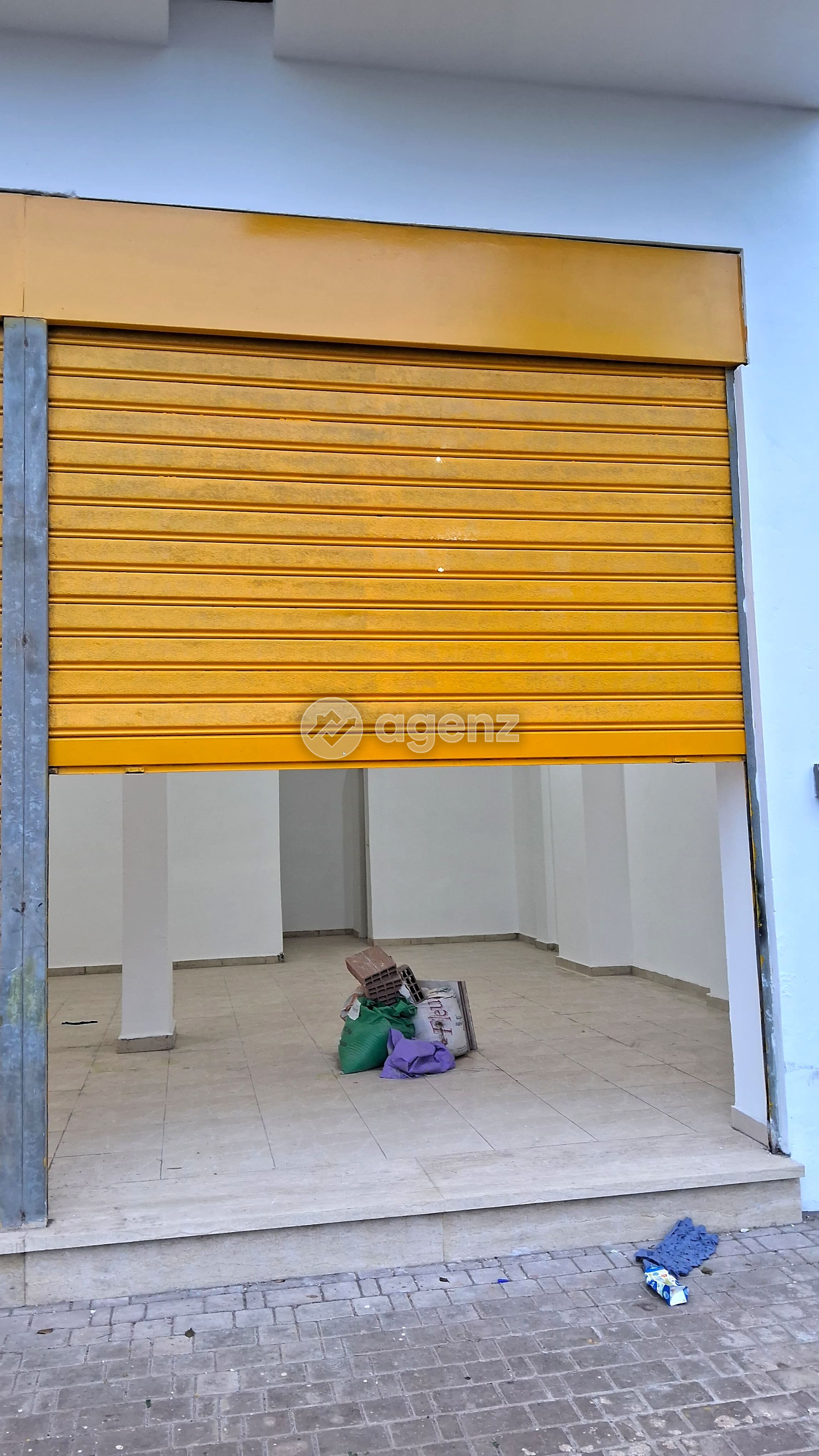 Un magasin commercial moderne à vendre à Jérusalem, le Feddan al-Khair près d'une école, isparta 1