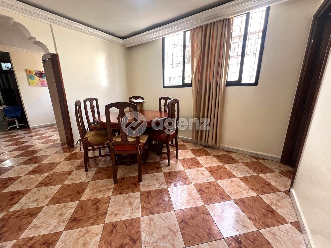 Appartement à vendre à Les Hôpitaux — 5