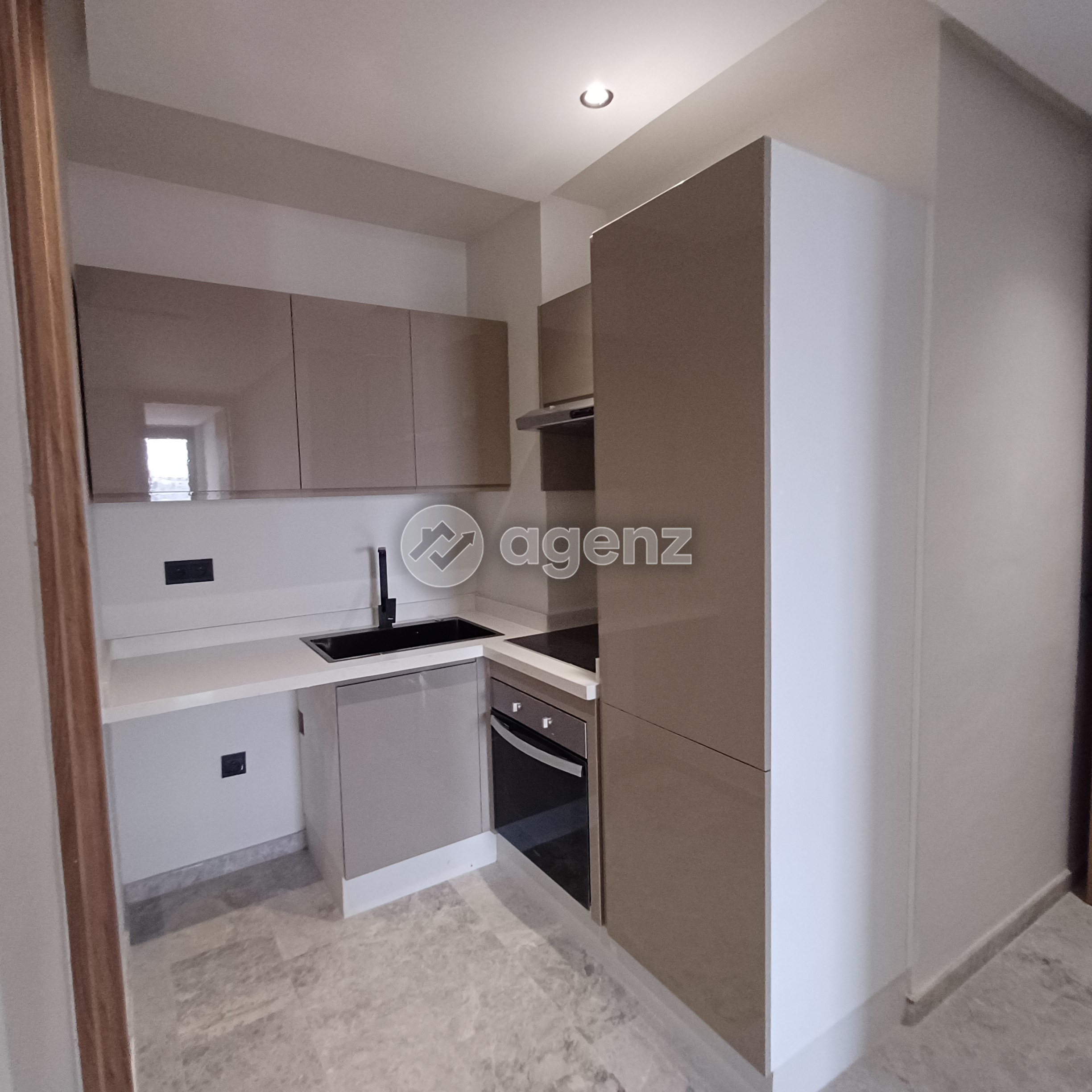 Prestigieux Appartement de 1 chambre à vendre — 3