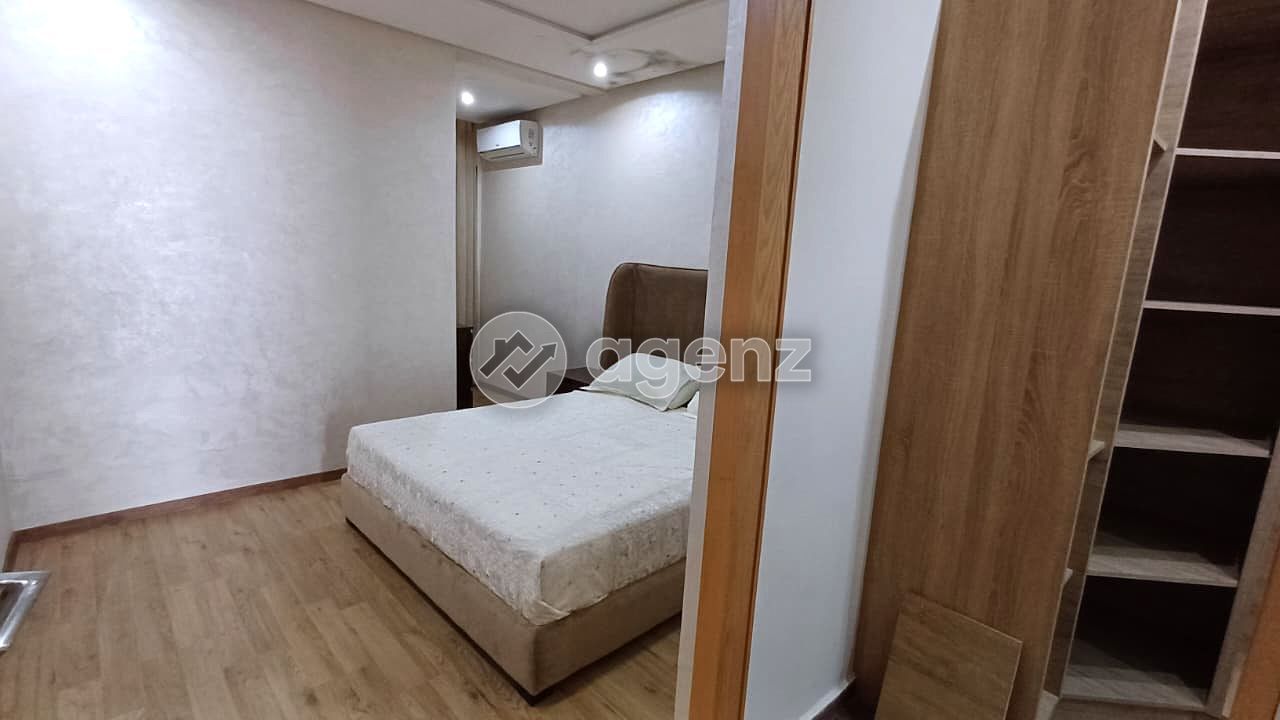 Élégant Appartement de 3 chambres à vendre à Les Hôpitaux — 2