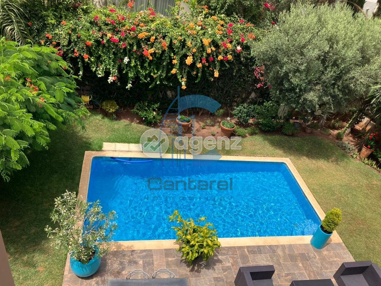 Villa 585 m² f Hay Alfarah — 2