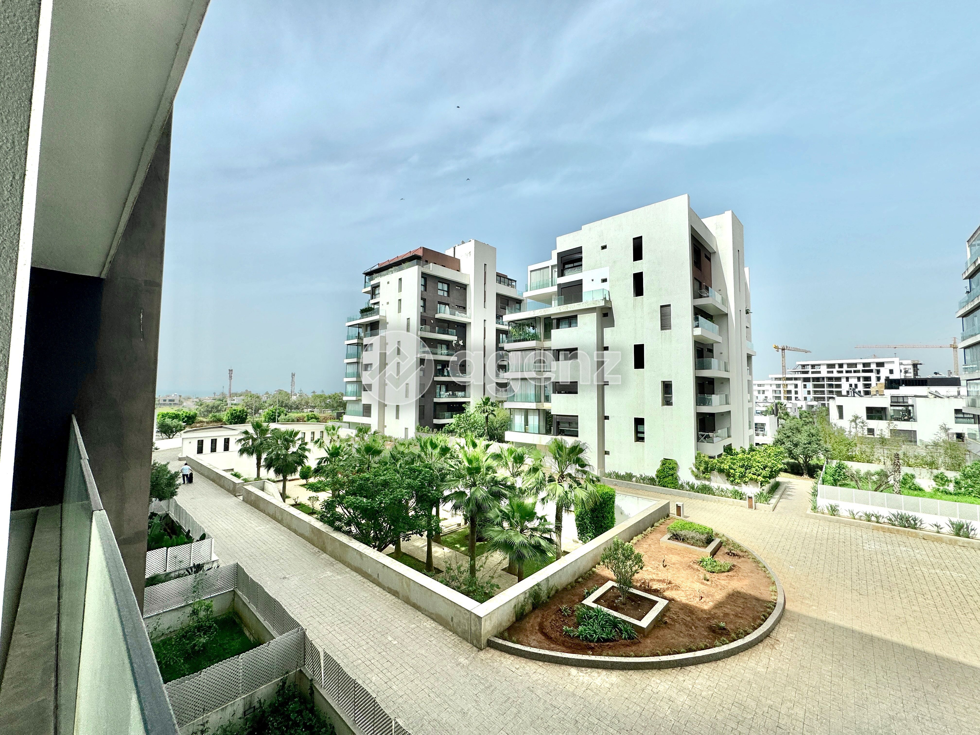 Splendide Appartement de 2 chambres à vendre à Ain Diab Extension — 2
