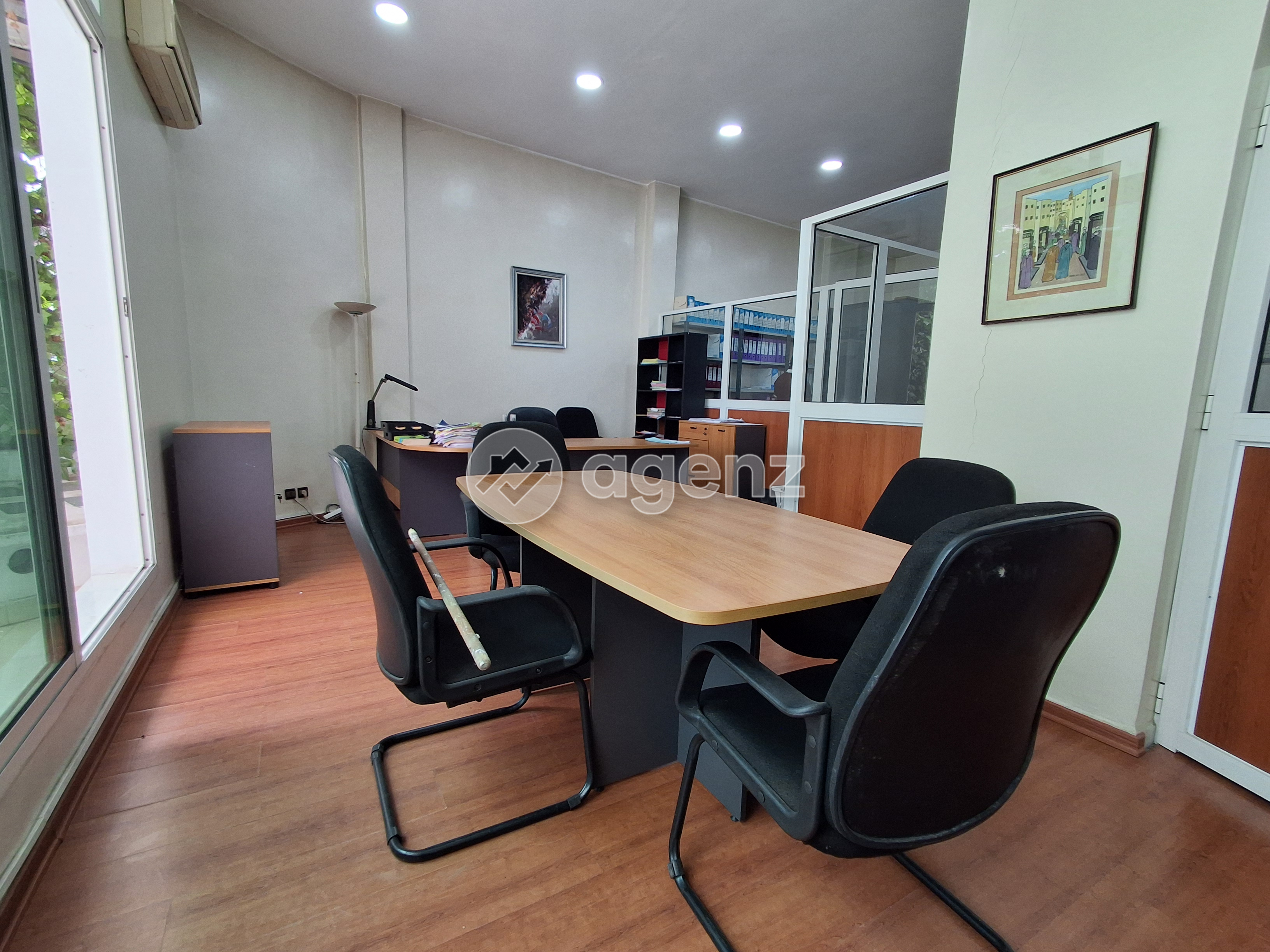 Bureau A vendre à Les Hôpitaux — 5
