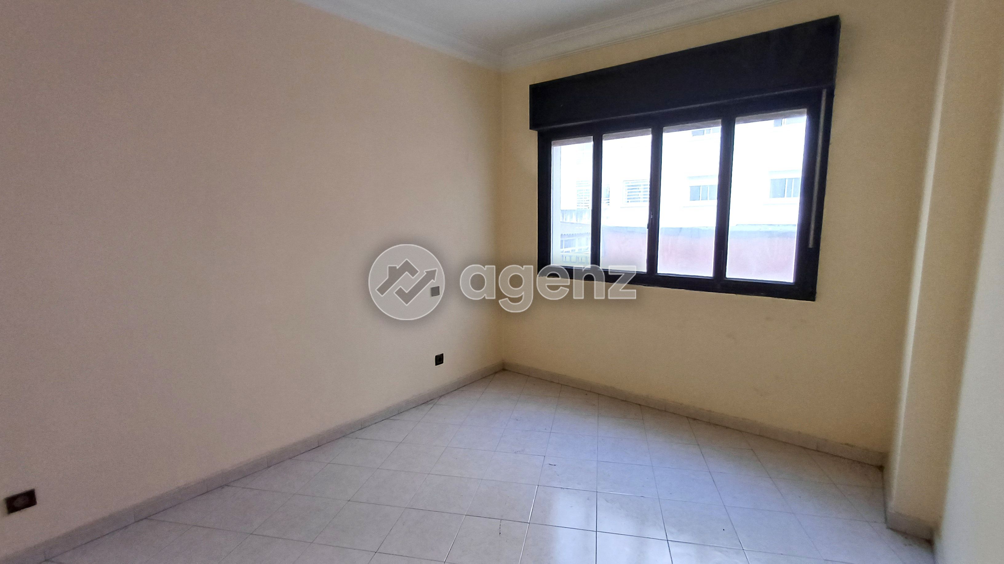 Charmant Appartement de 2 chambres à vendre à castilla — 2