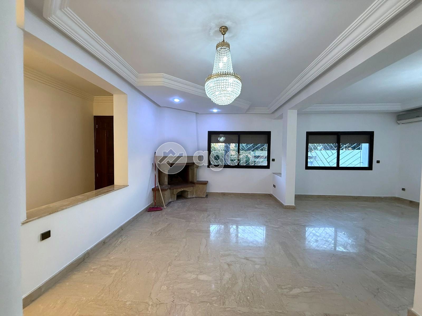 Prestigieux Villa de 4 chambres à louer à Hay Riad