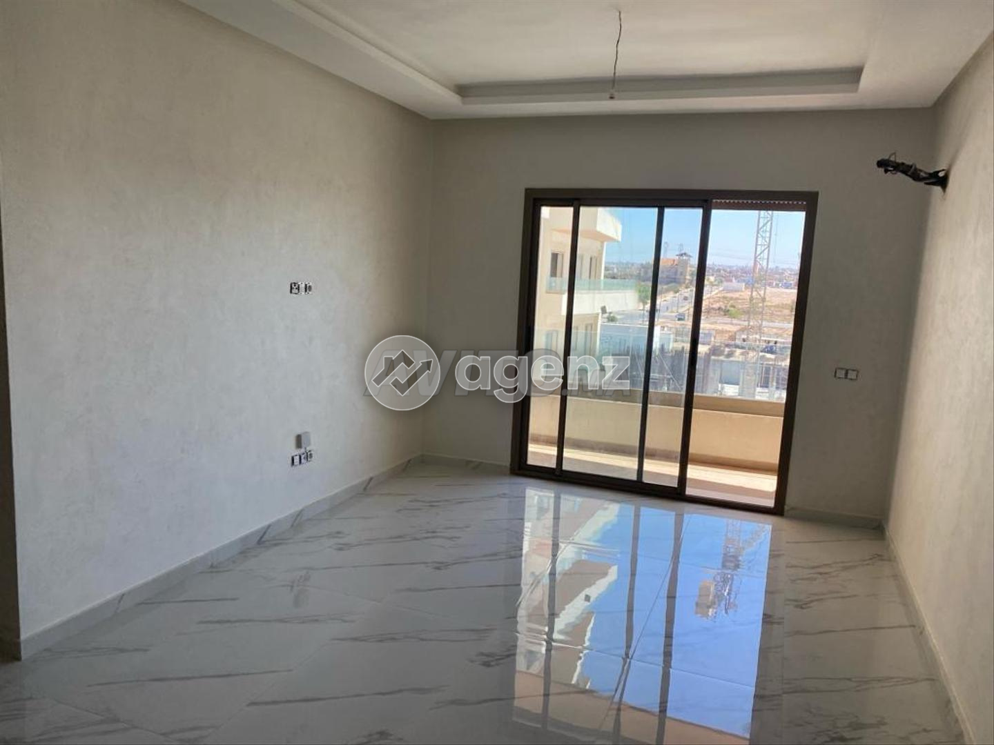 Studio bien agencé avec vue piscine — Résidence sécurisée — 3